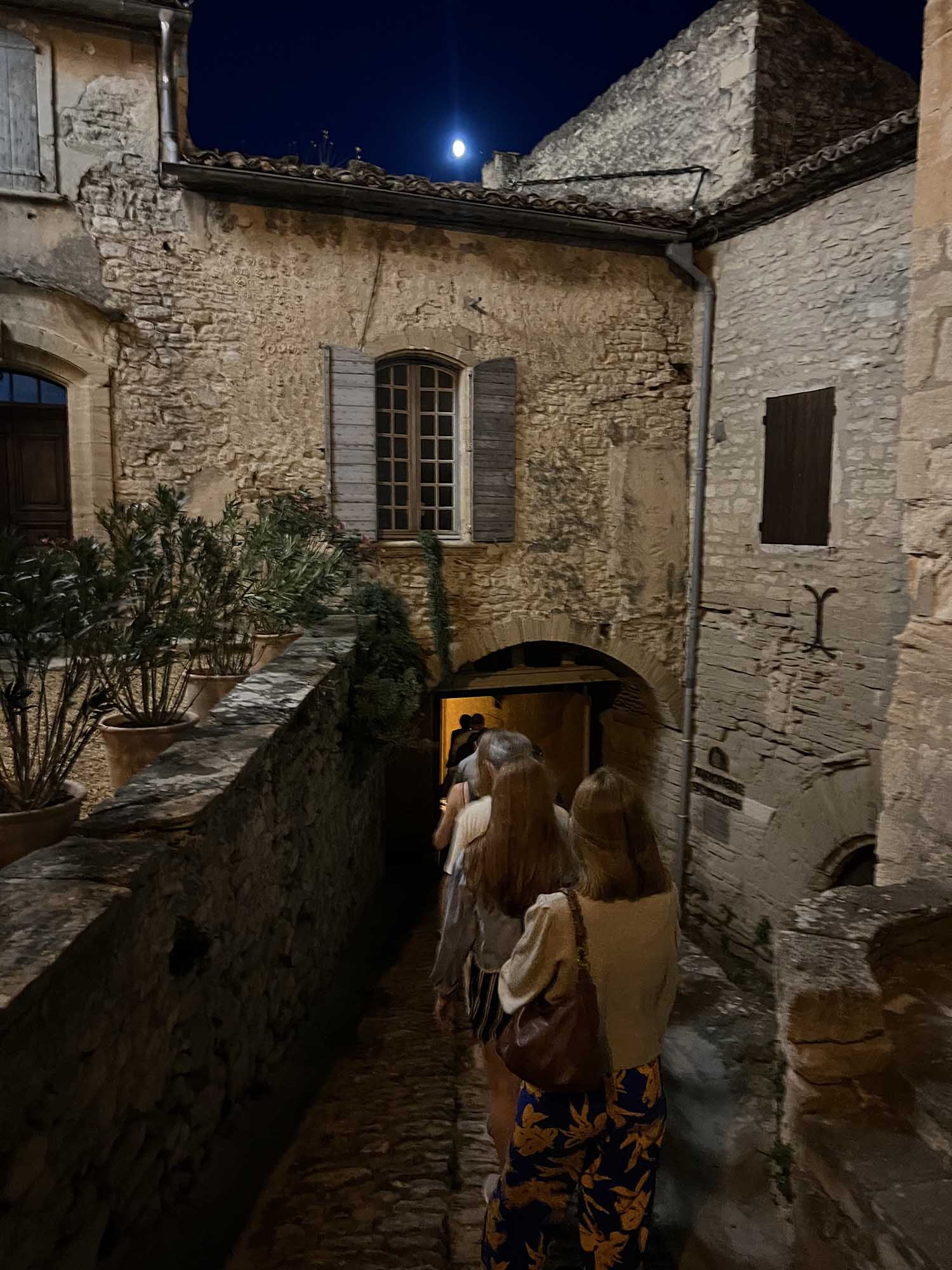 Dcouverte nocturne de Gordes - Visite guide de l't