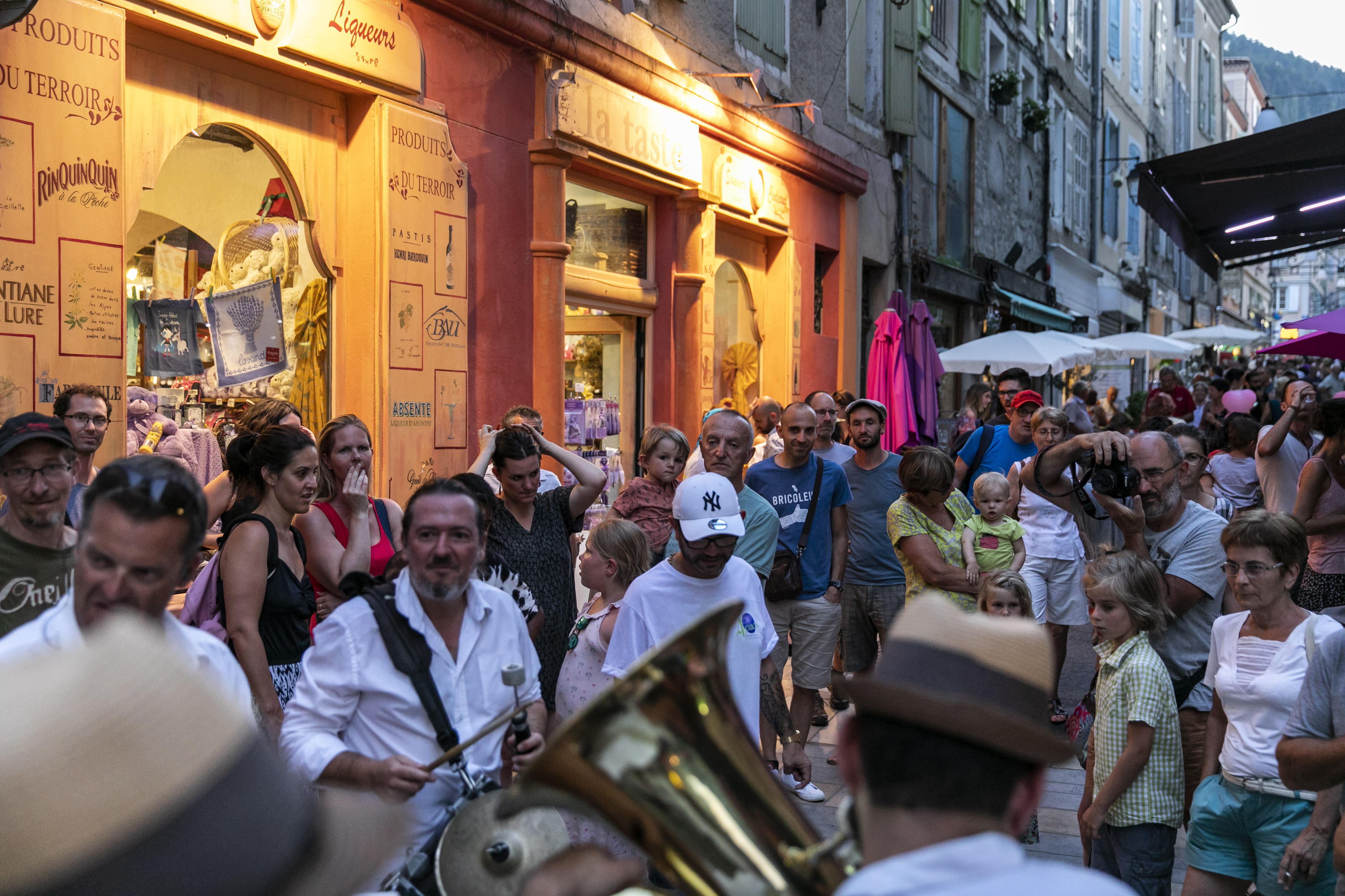 Les Rues en Fte et march nocturne