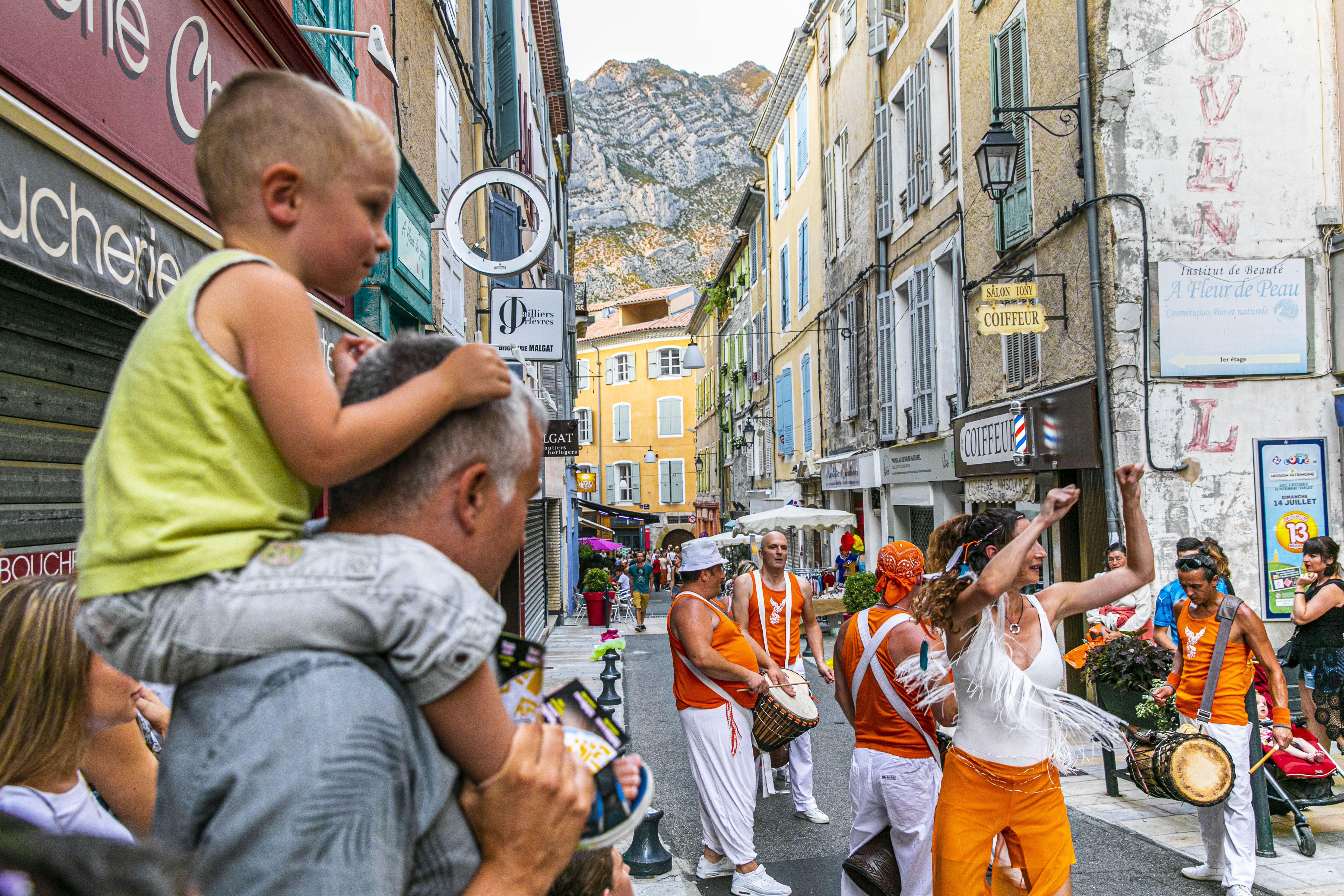 Les Rues en Fte et march nocturne