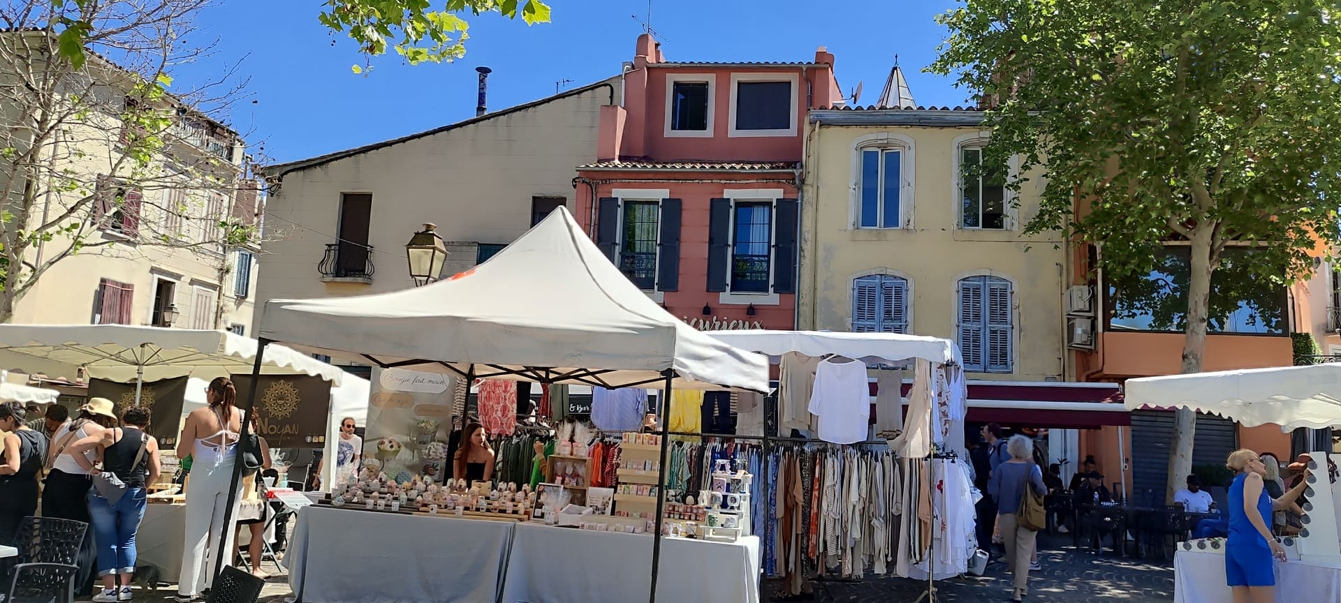 La balade printani�re, march� de cr�ateurs � Martigues