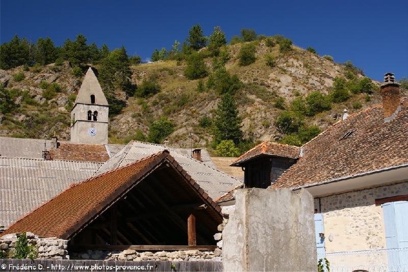 Visite comment�e du village de la Roche des Arnauds