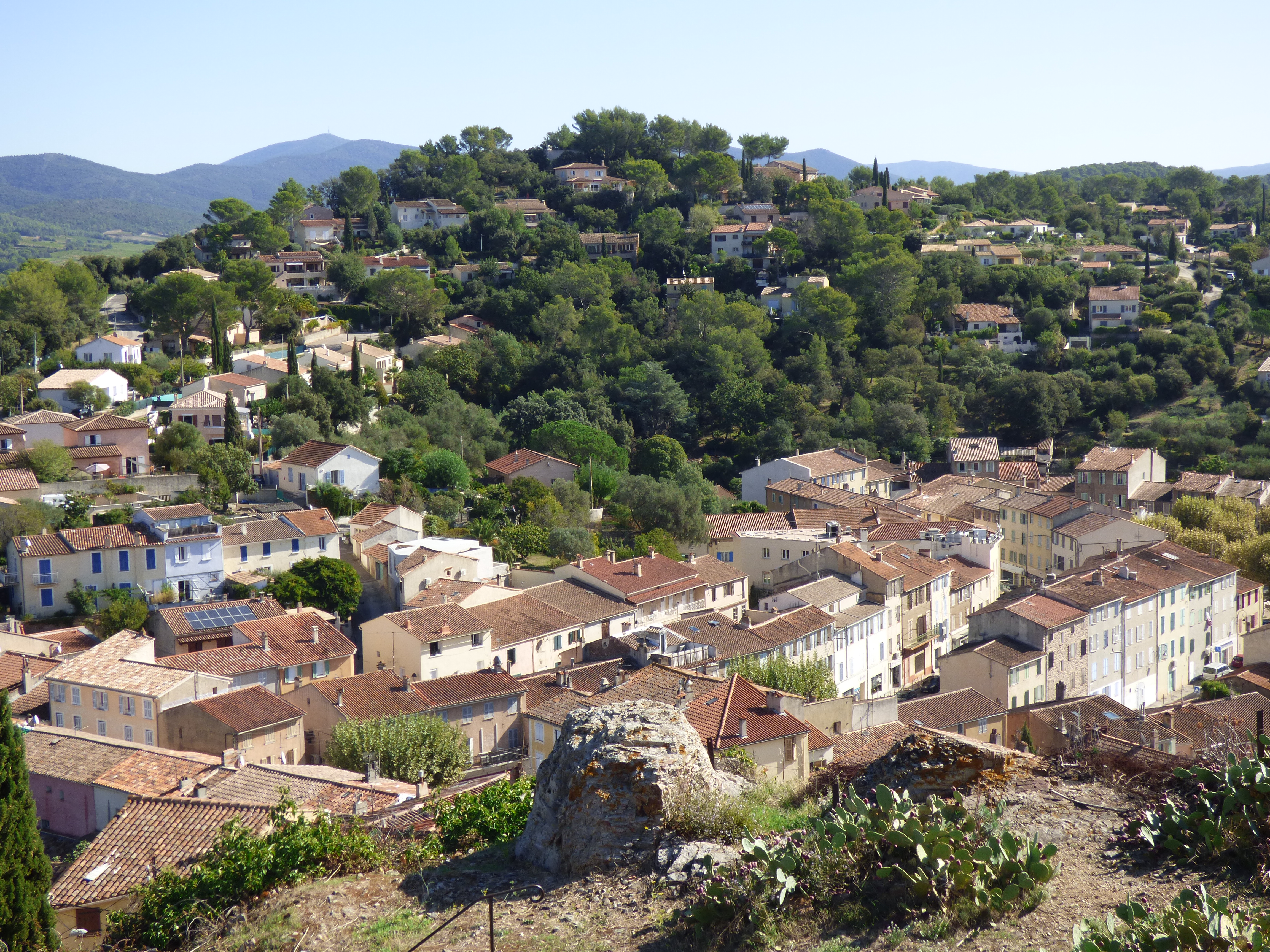 Balade historique dans Pierrefeu