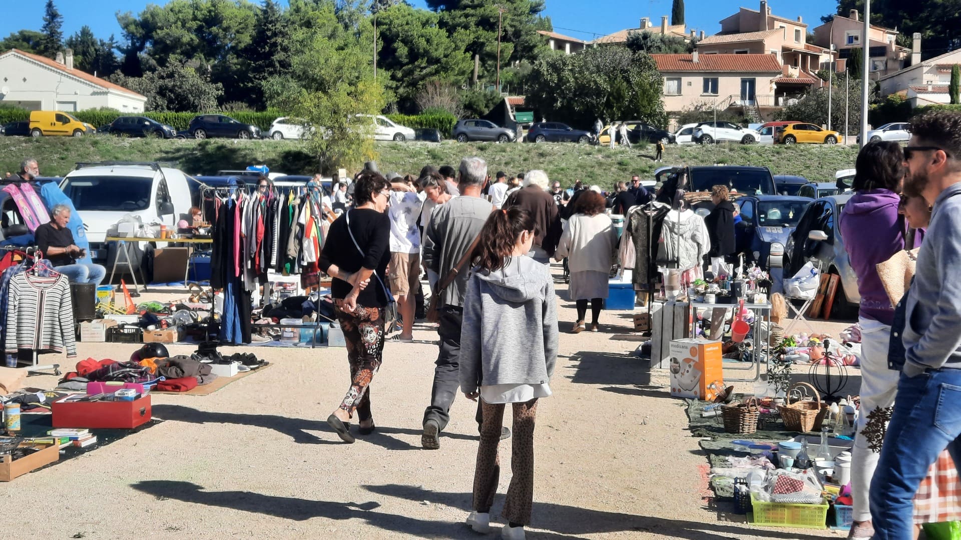 Vide grenier Saint Julien Julianais