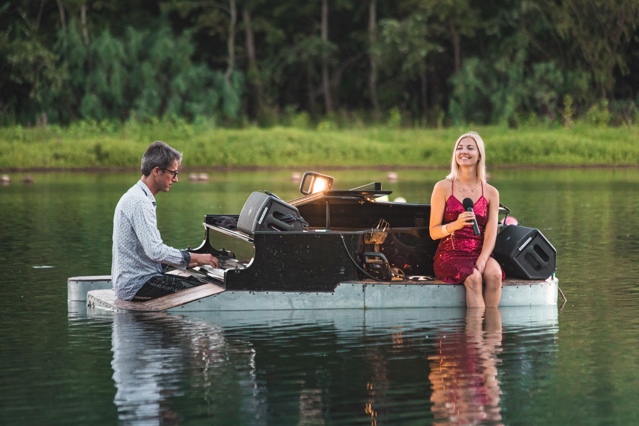 Piano sur le lac