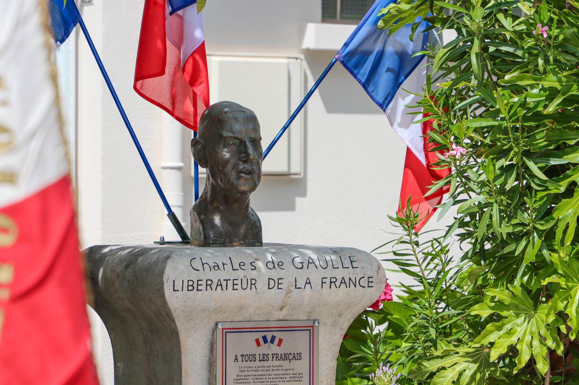 Crmonie pour clbrer l'anniversaire de la disparition du Gnral de Gaulle
