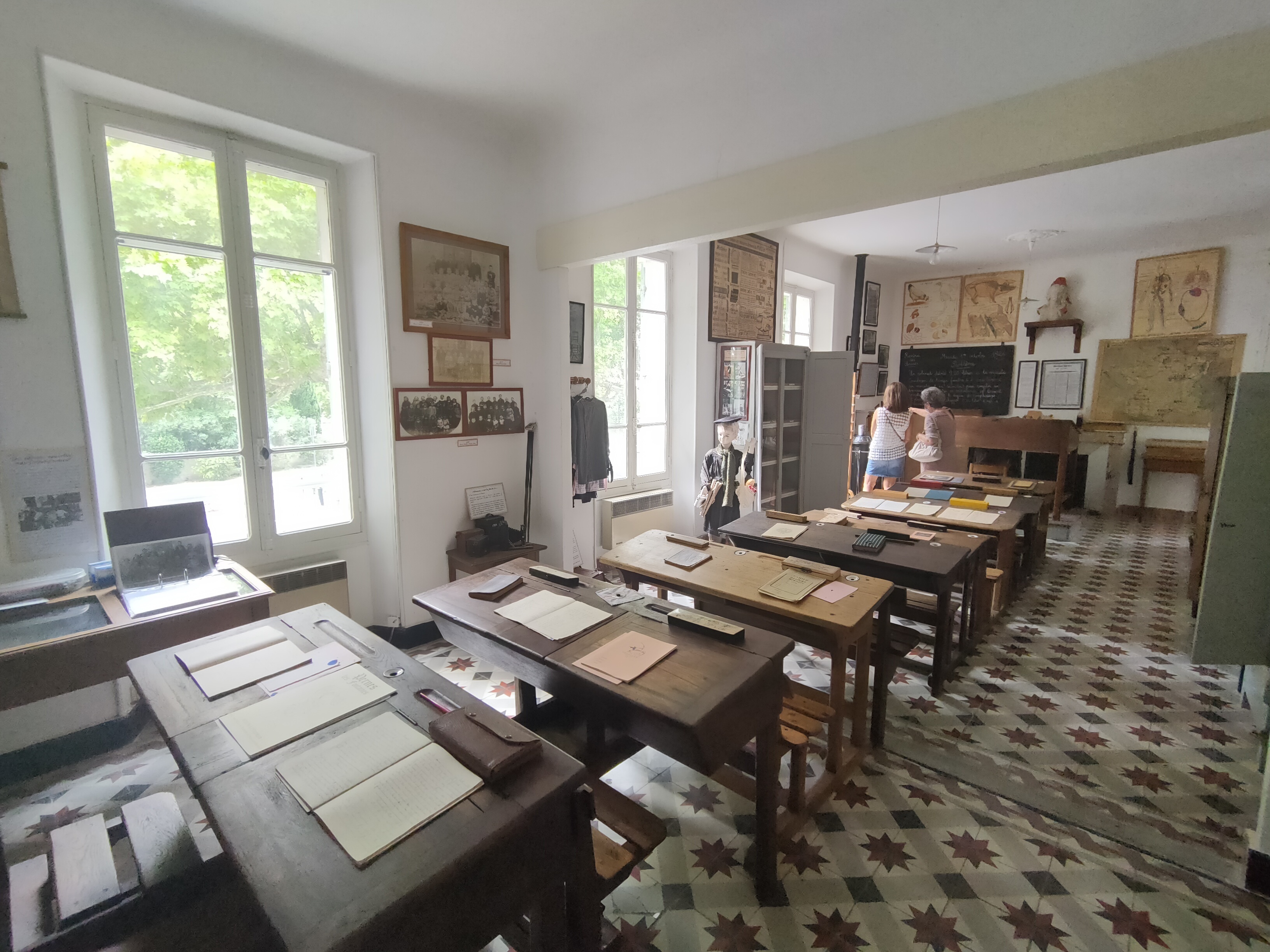 Ouverture du muse de la Vieille cole aux Valayans