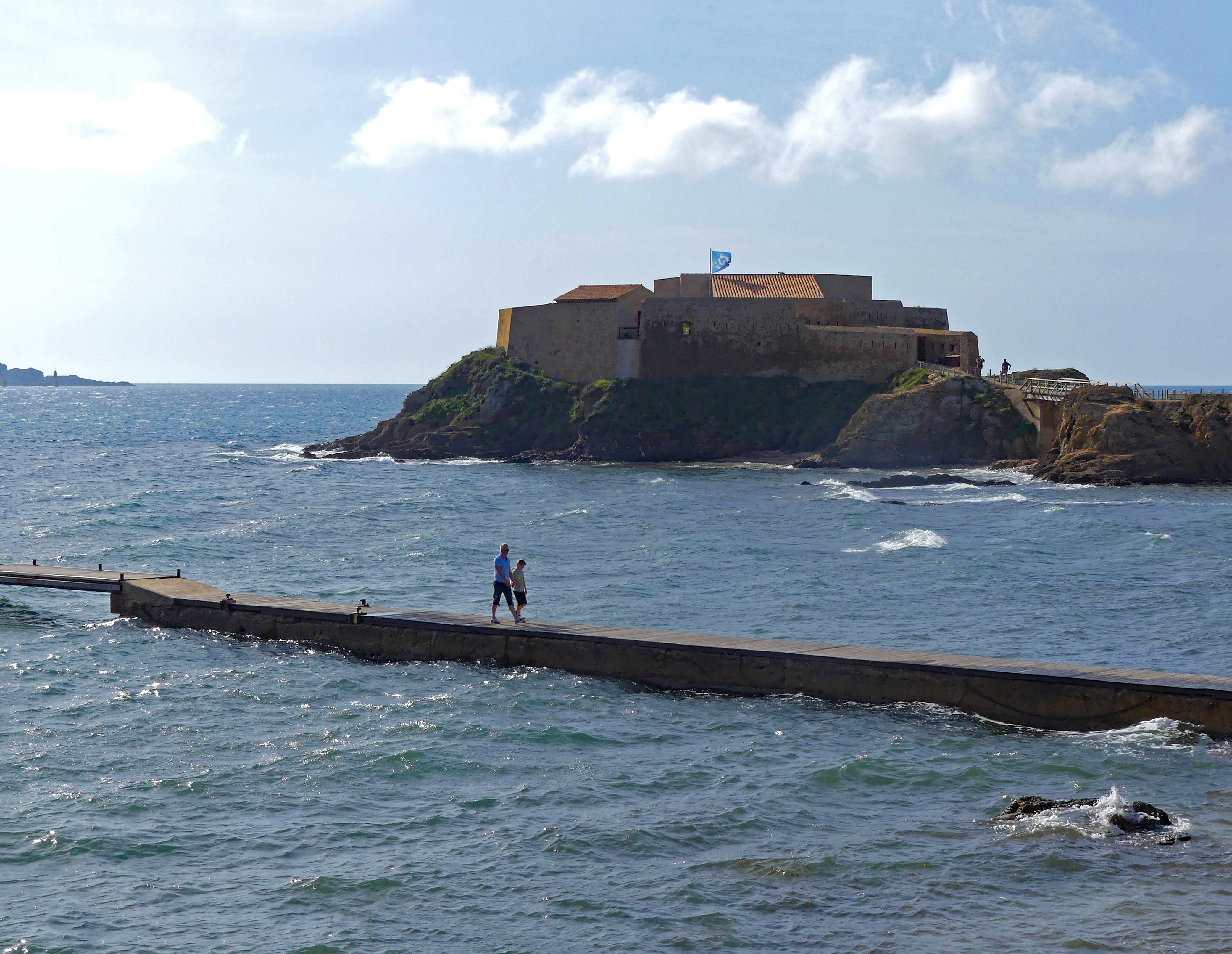 Journ�es Europ�ennes de l'Arch�ologie - Visite guid�e : Entre le Sanctuaire d�Arist�e et le Fort du Pradeau