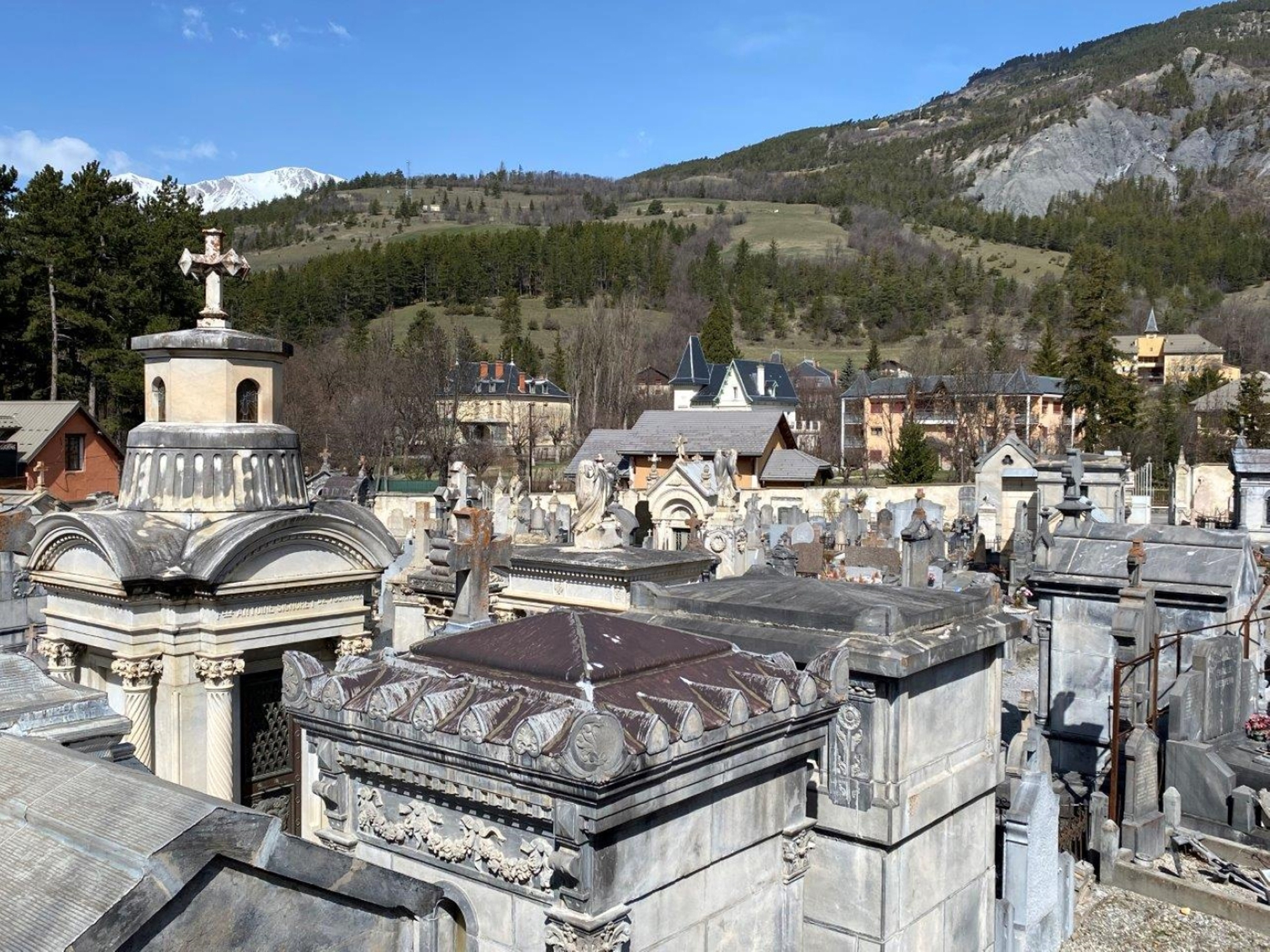 Visite guide : Les villas de Barcelonnette et les tombes monumentales du cimetire