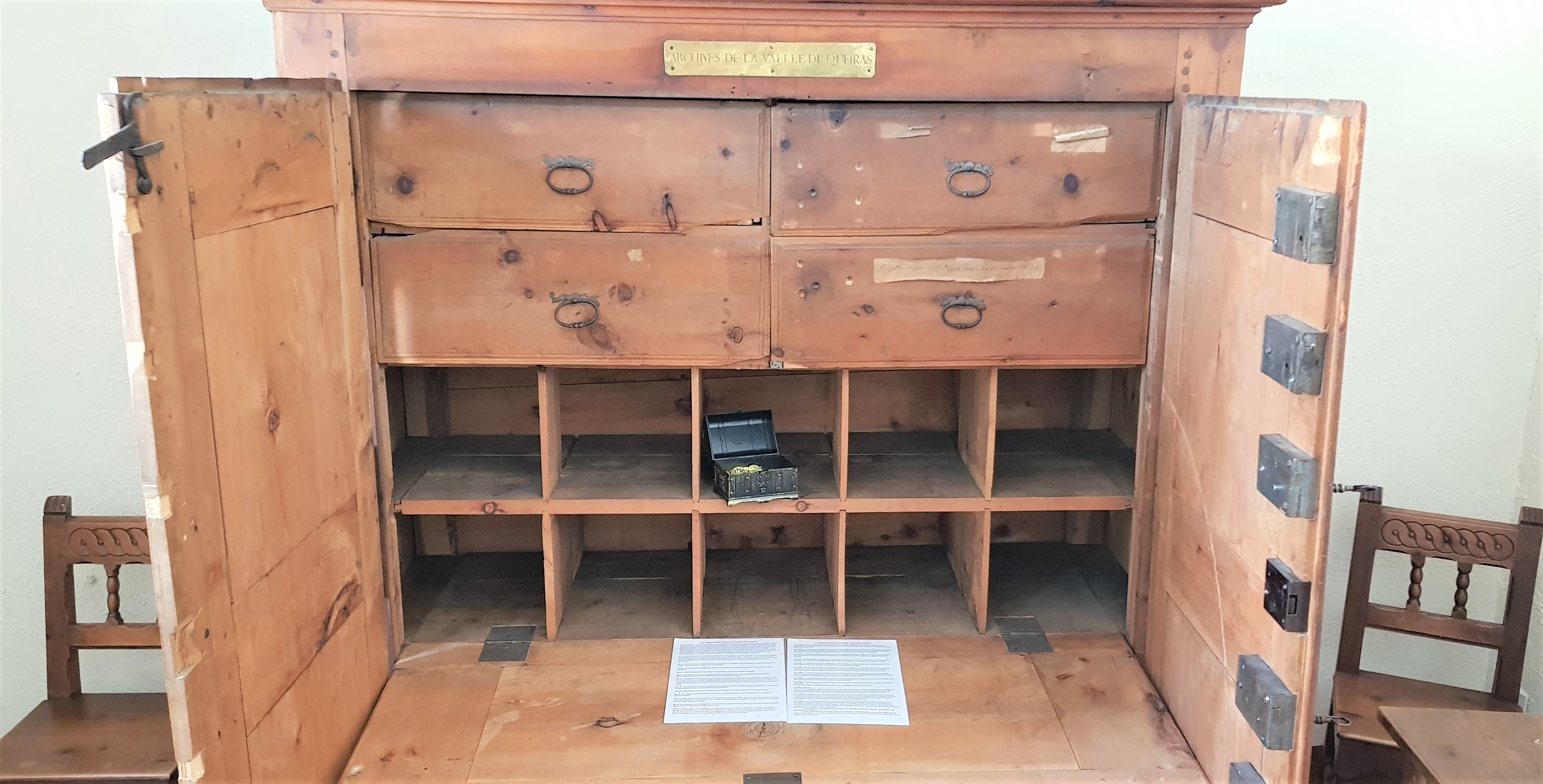 Enqute anime : L'armoire aux 8 serrures