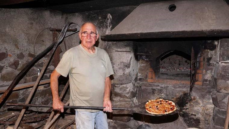 Les Jeudis anim�s de la Maison du Mulet : Cuisson de pains dans le four � bois