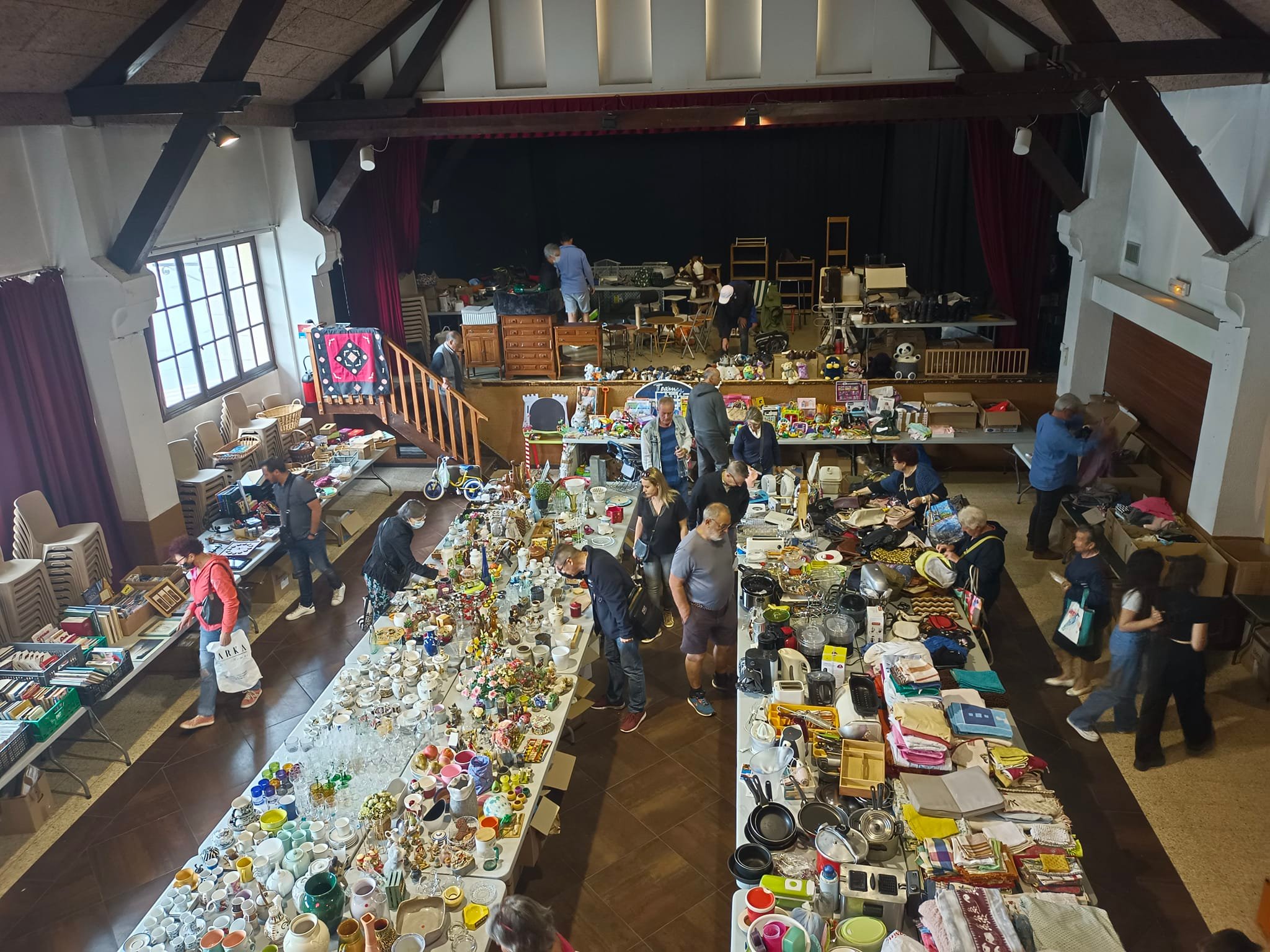 Vide-grenier au profit des animaux
