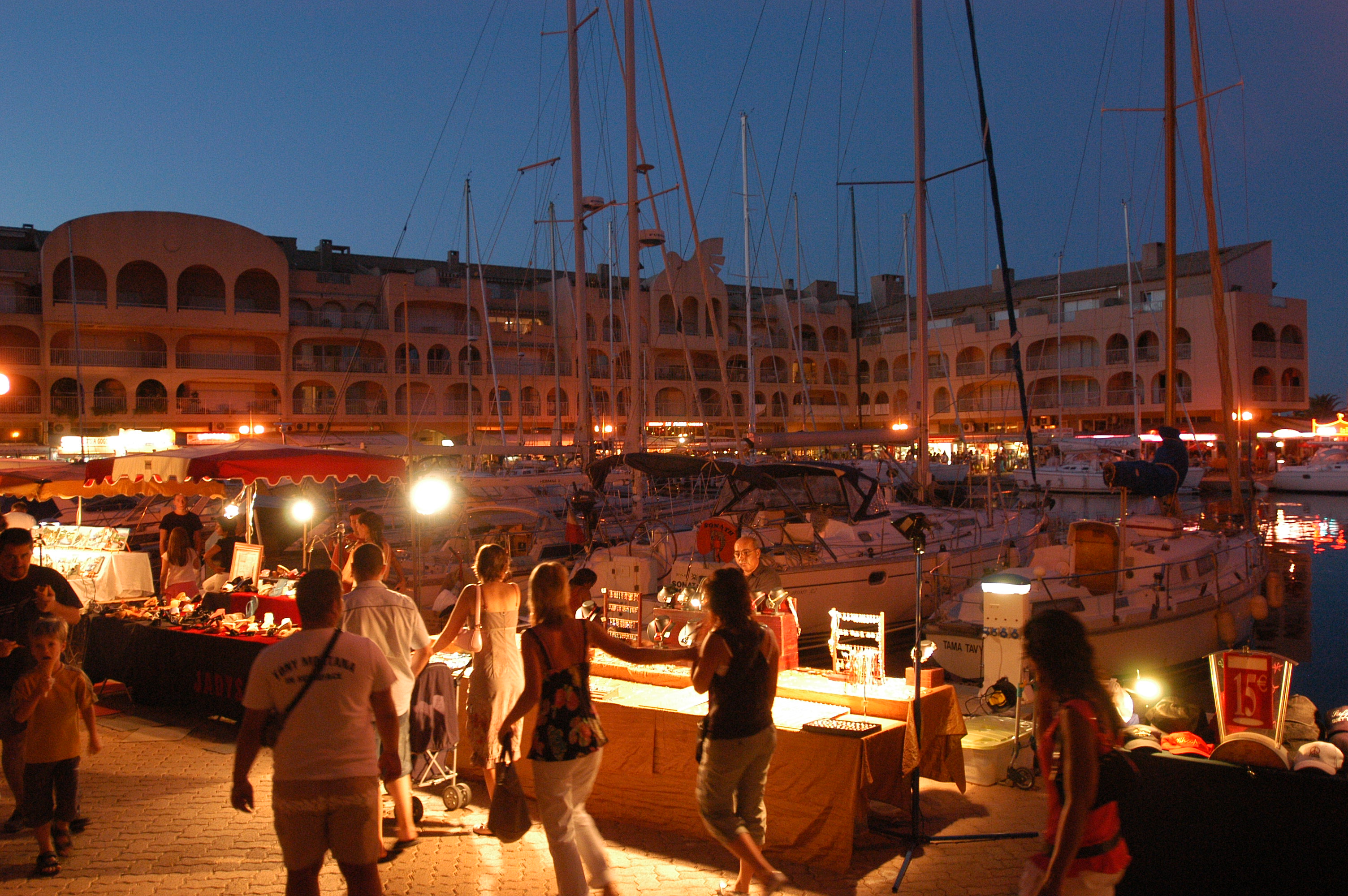 March nocturne du port d'Hyres