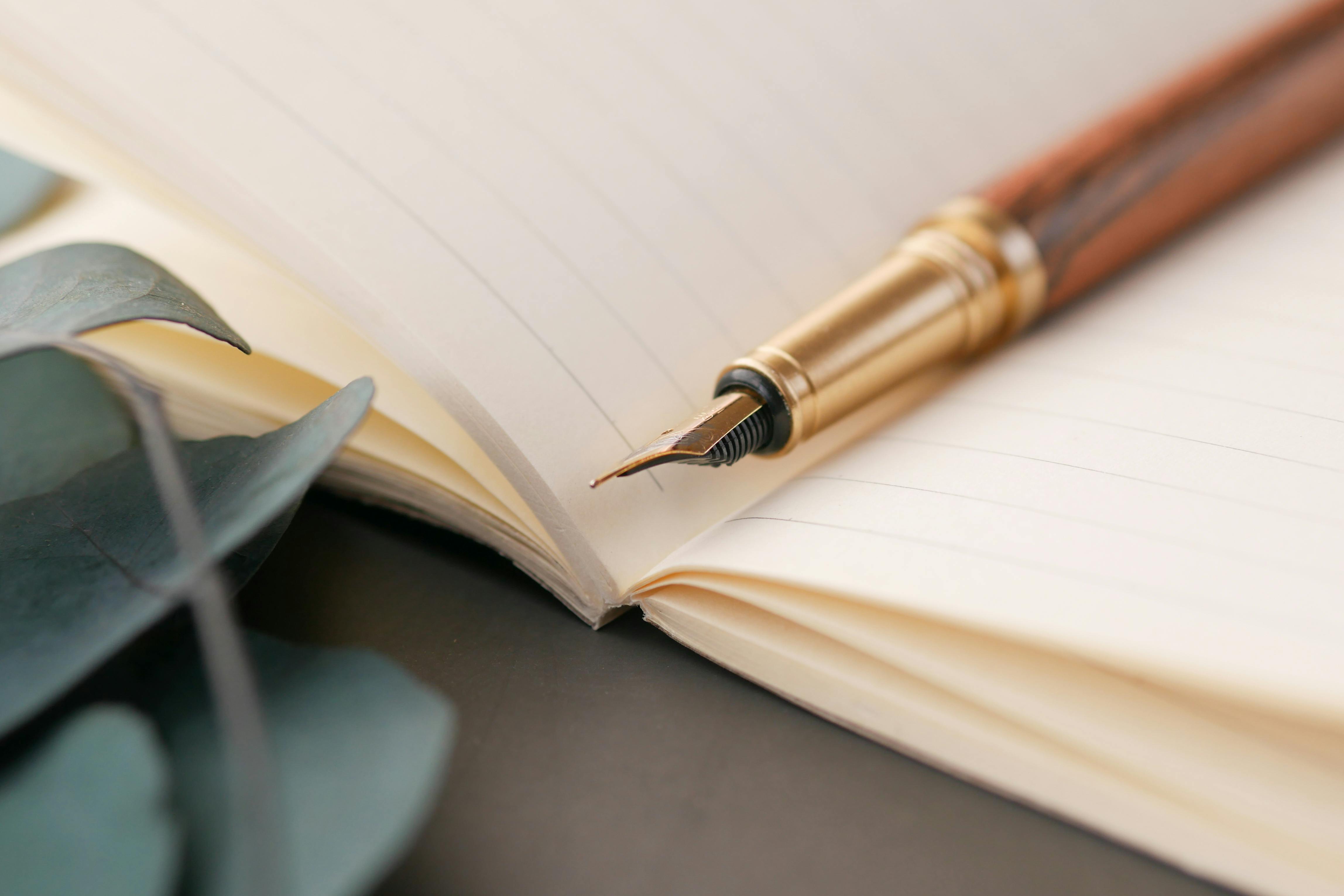 Atelier d'�criture : � del� des mots