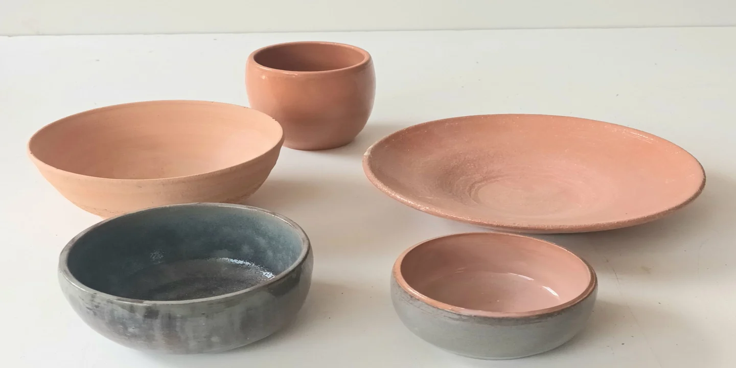 March� potier et de la c�ramique � la Tour d' Aigues