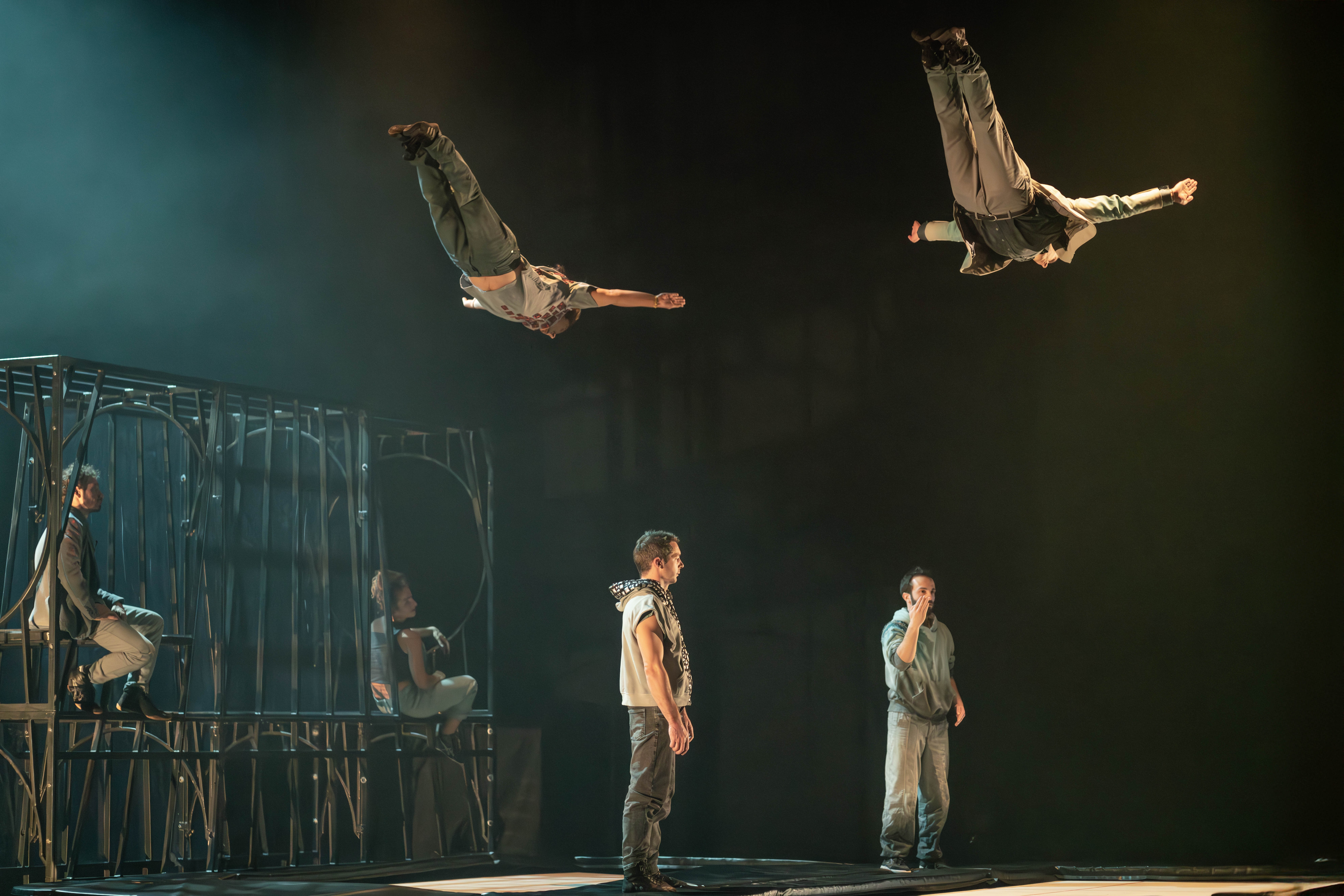 Cirque - Face aux murs