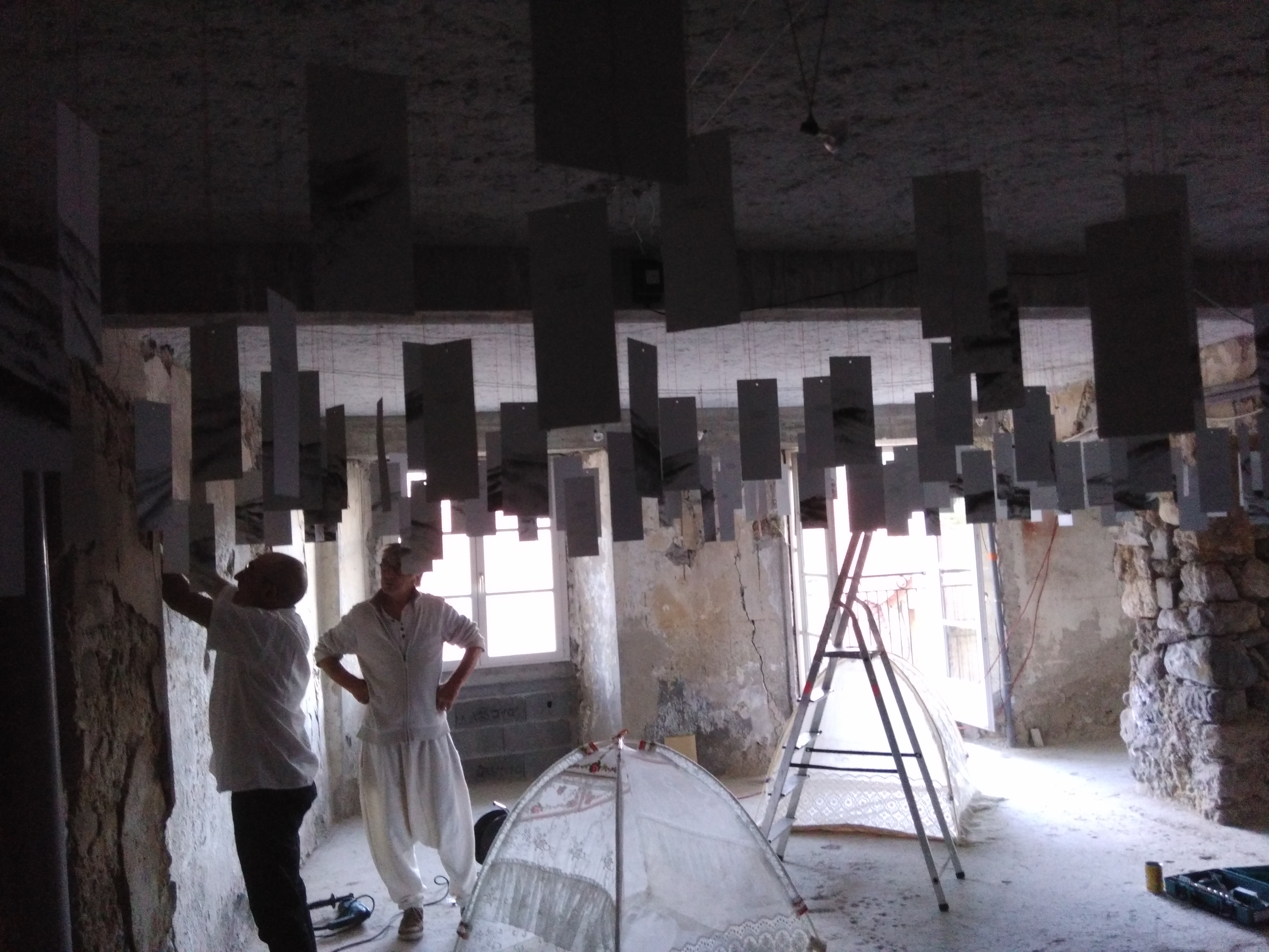 Serres Lez'Arts : visite des lieux dexposition en prsence des artistes