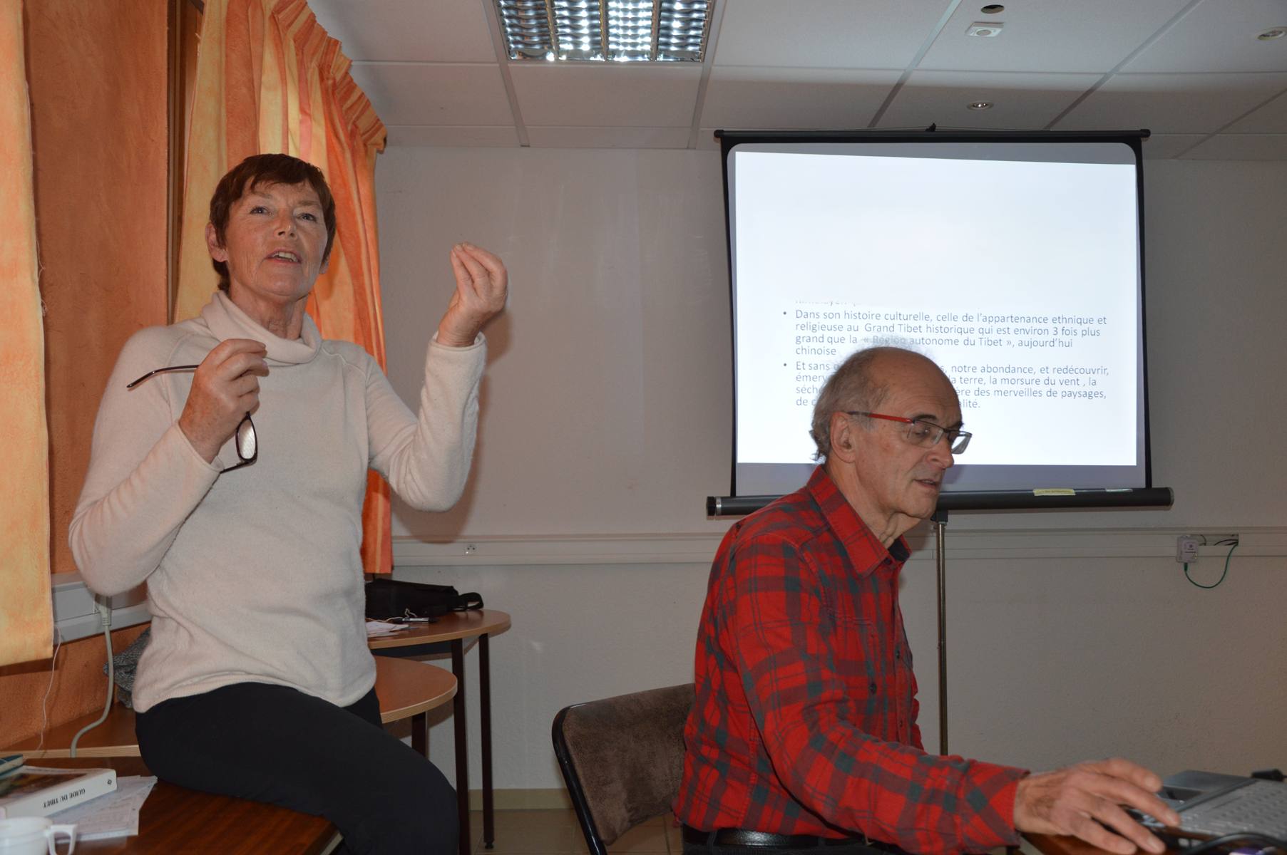 Confrence -Dcouverte de la Runion  pieds : l'le aux mille visages