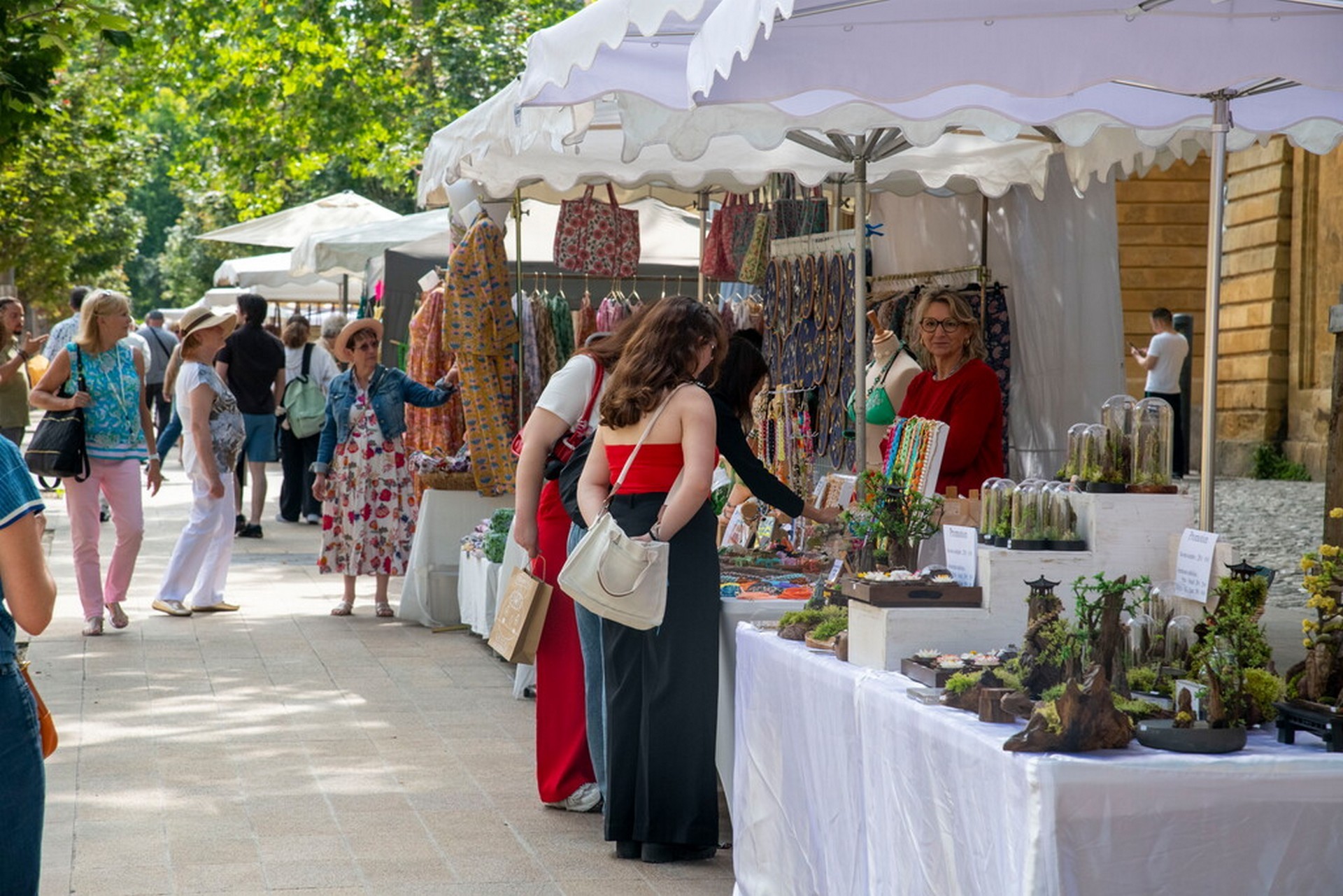Le March� de Cr�ateurs du Cours Mirabeau
