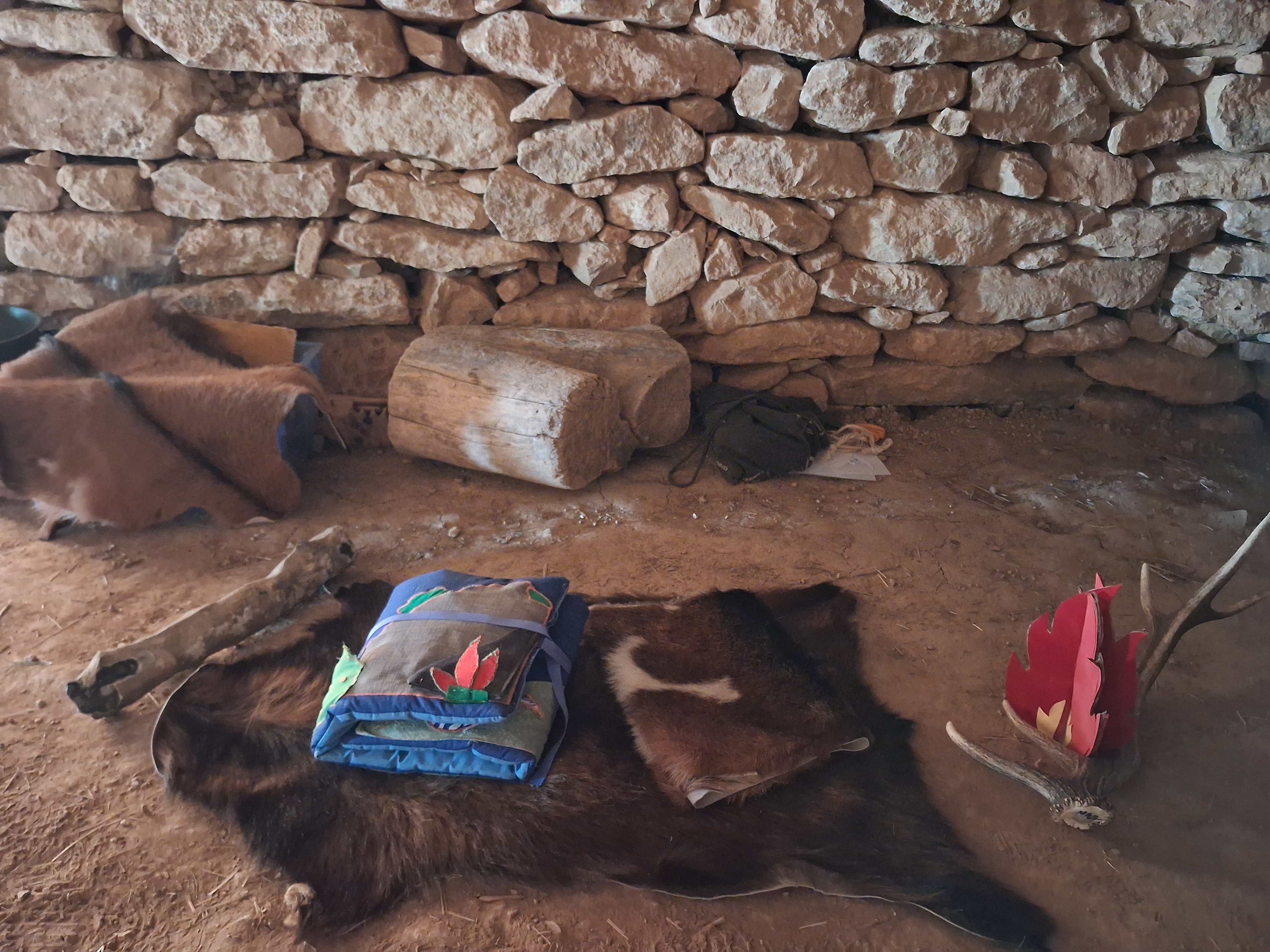 On vous raconte l'histoire de Nalou, jeune chasseresse du Pal�olithique