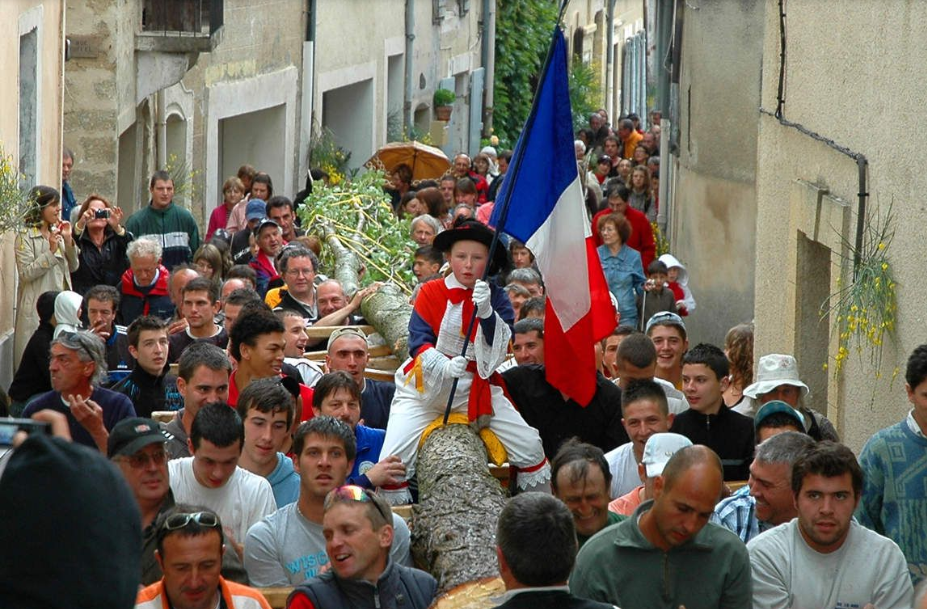 F�te du Mai de Sainte Tulle  � Cucuron