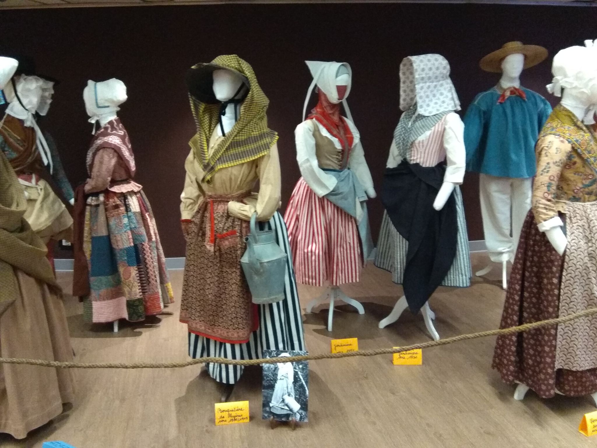 Confrence : Le costume provenal populaire traditionnel
