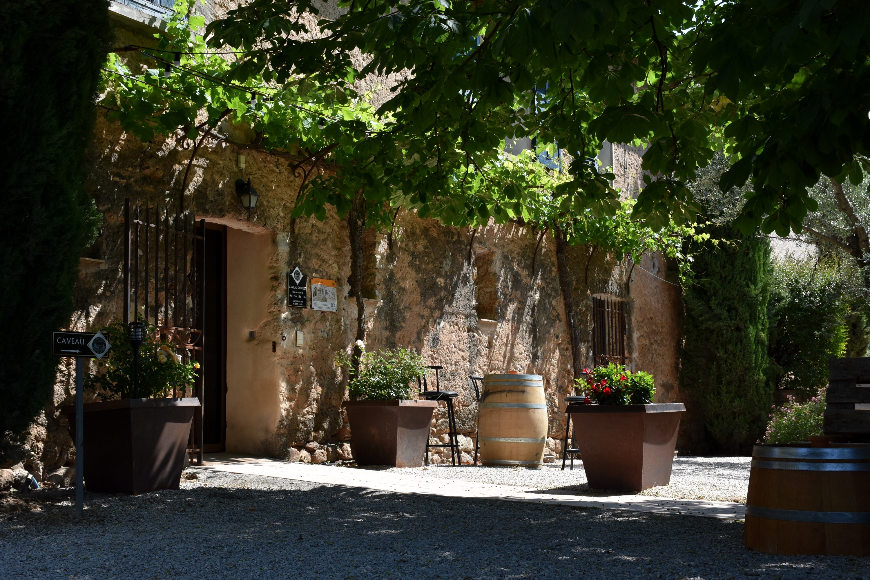 Les Musicales dans les vignes de Provence. Rendez vous avec Brassens Chateau Saint Pierre.