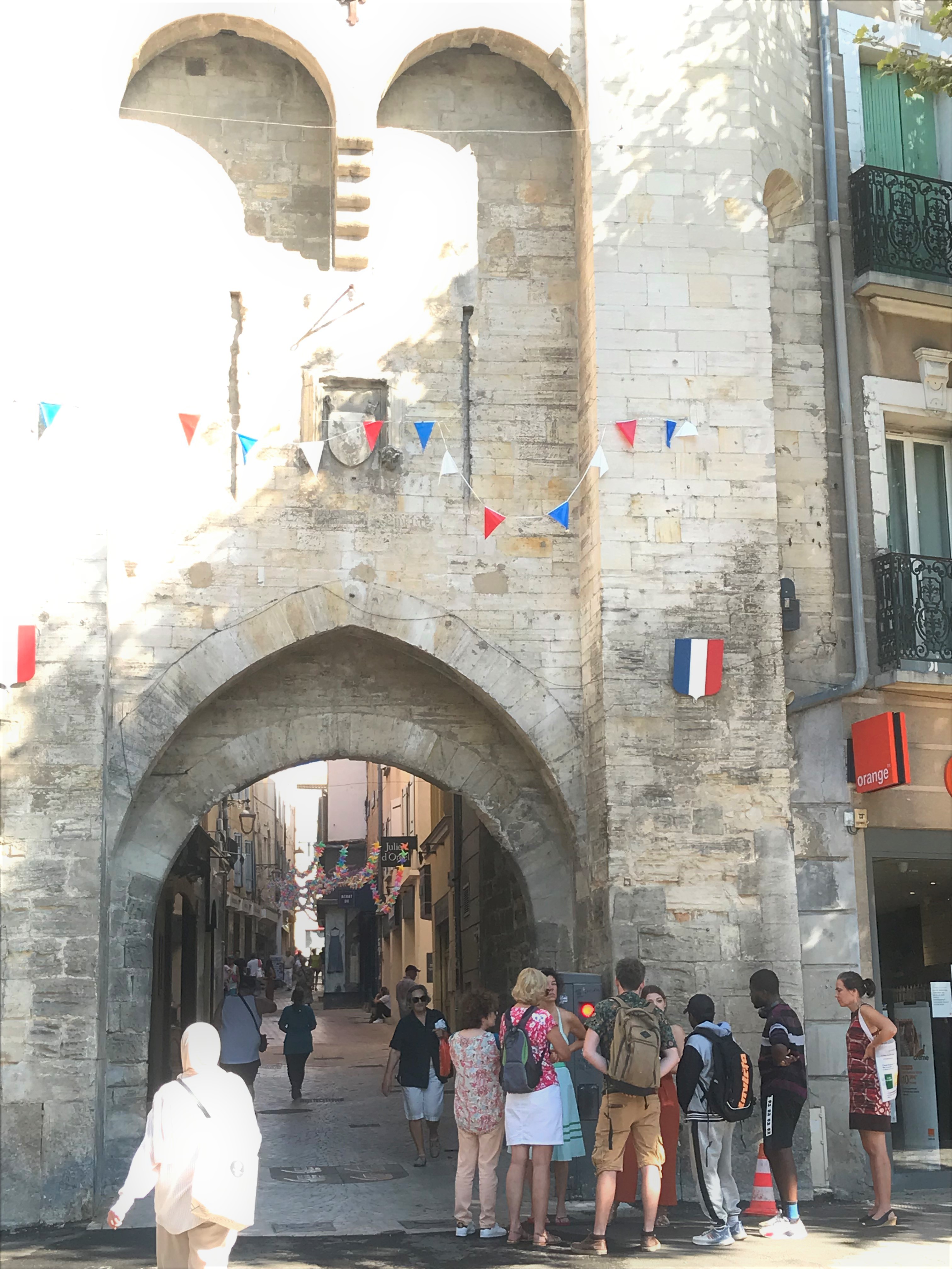 Balade littraire - Manosque  travers les yeux de Jean Giono : deJean Le BleuauHussard sur le toit