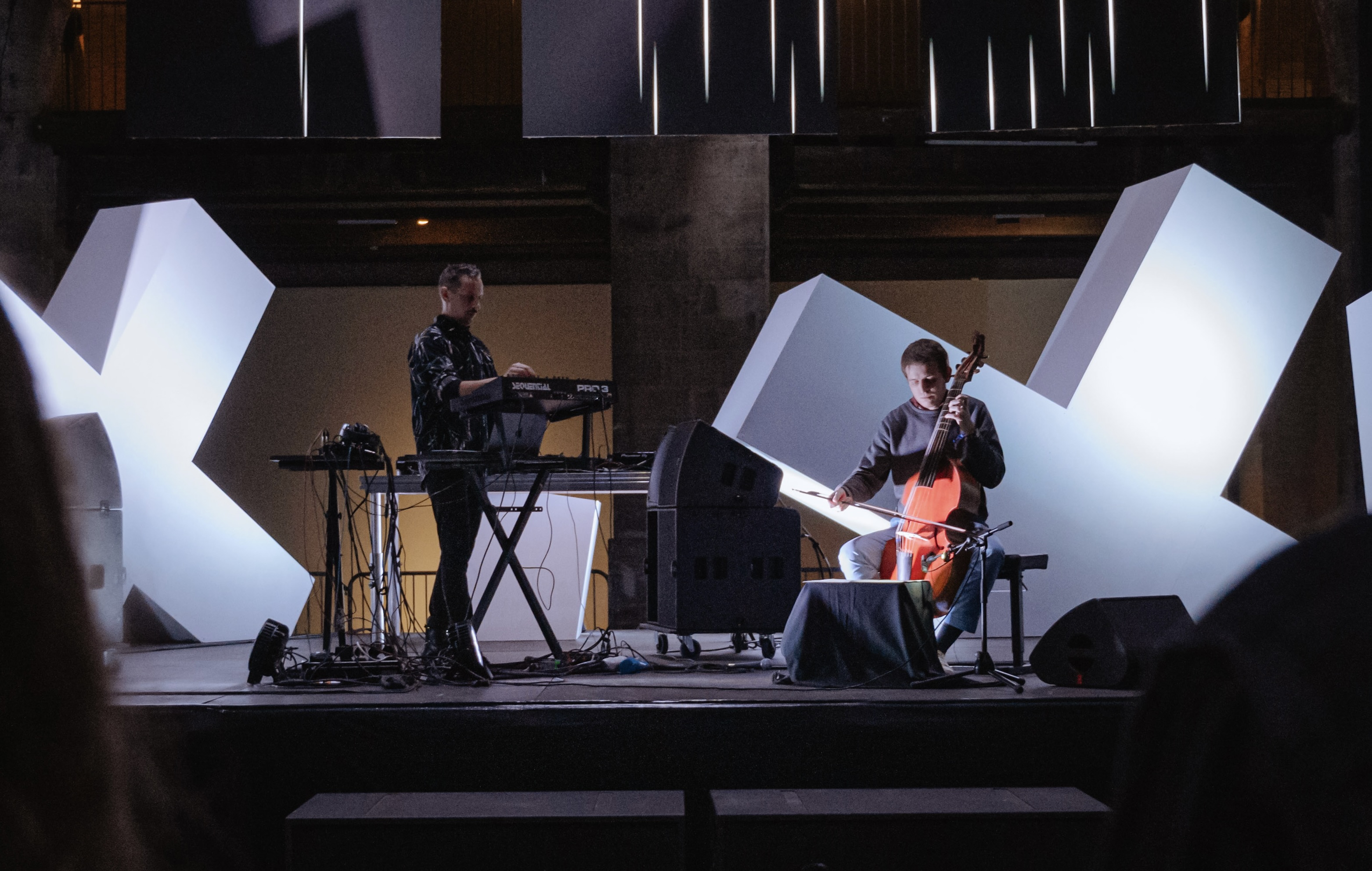 Concert de Valentin Tournet et Djedjotronic