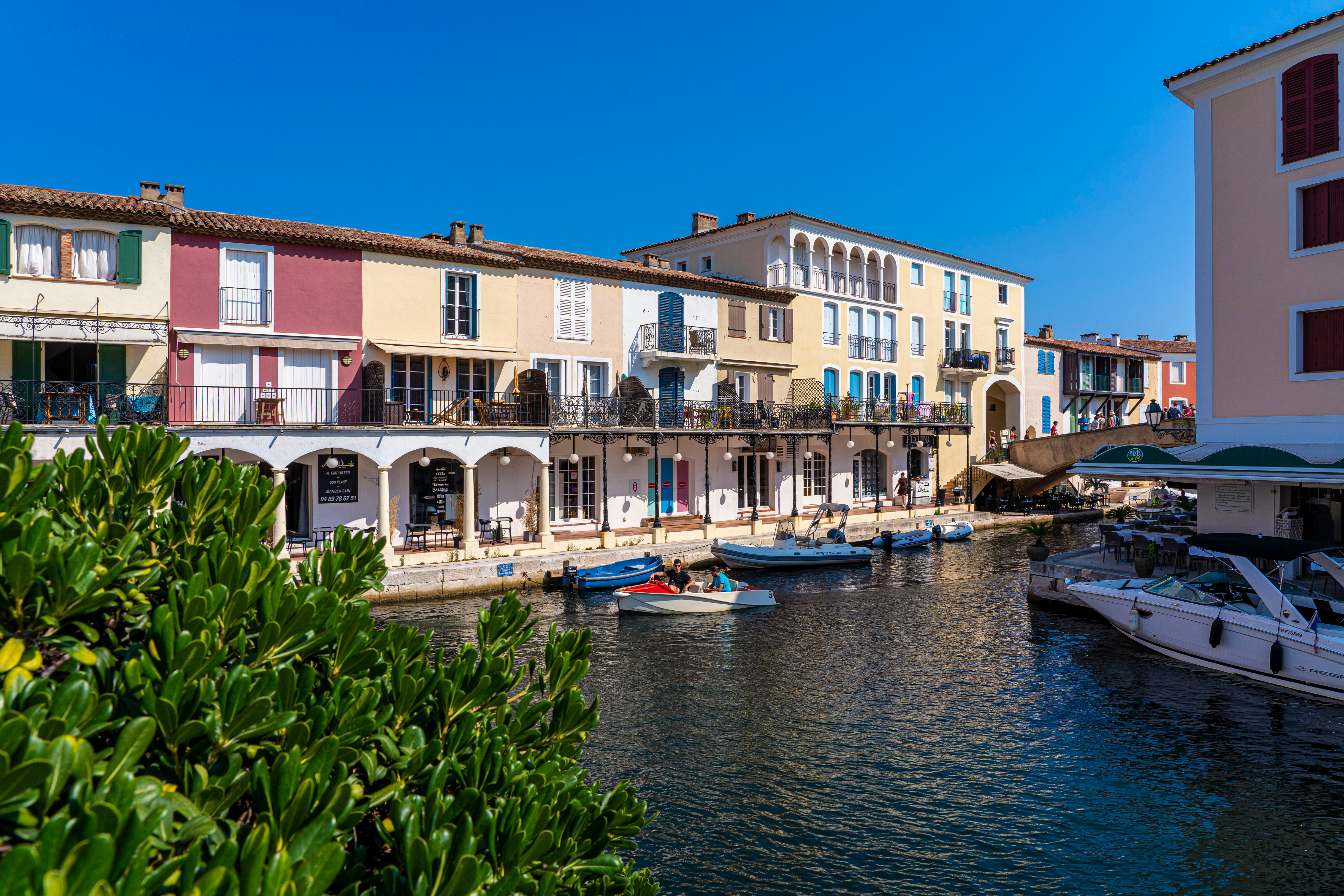 Braderie commerante  Port Grimaud