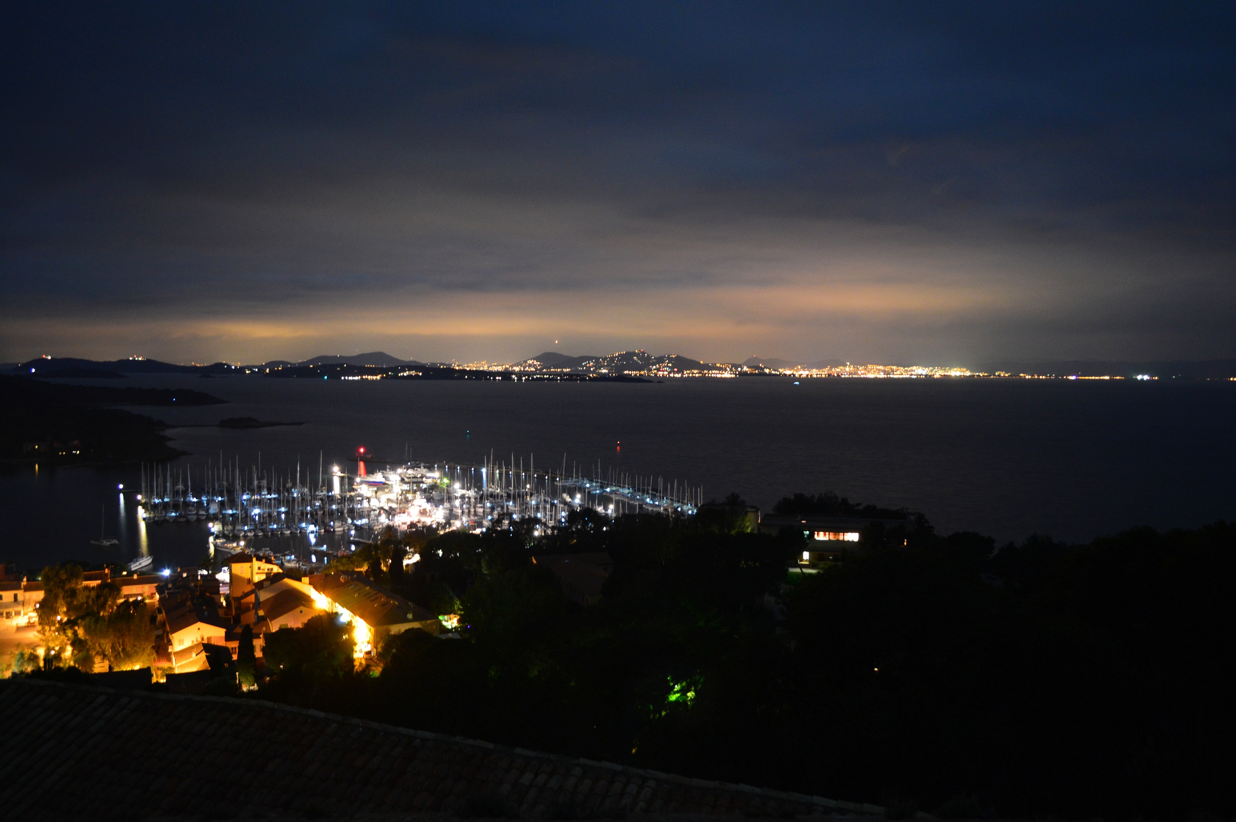 Point rencontre : Soire des toiles (Port-Cros)