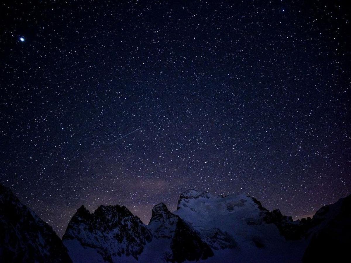 Soire la tte dans les toiles