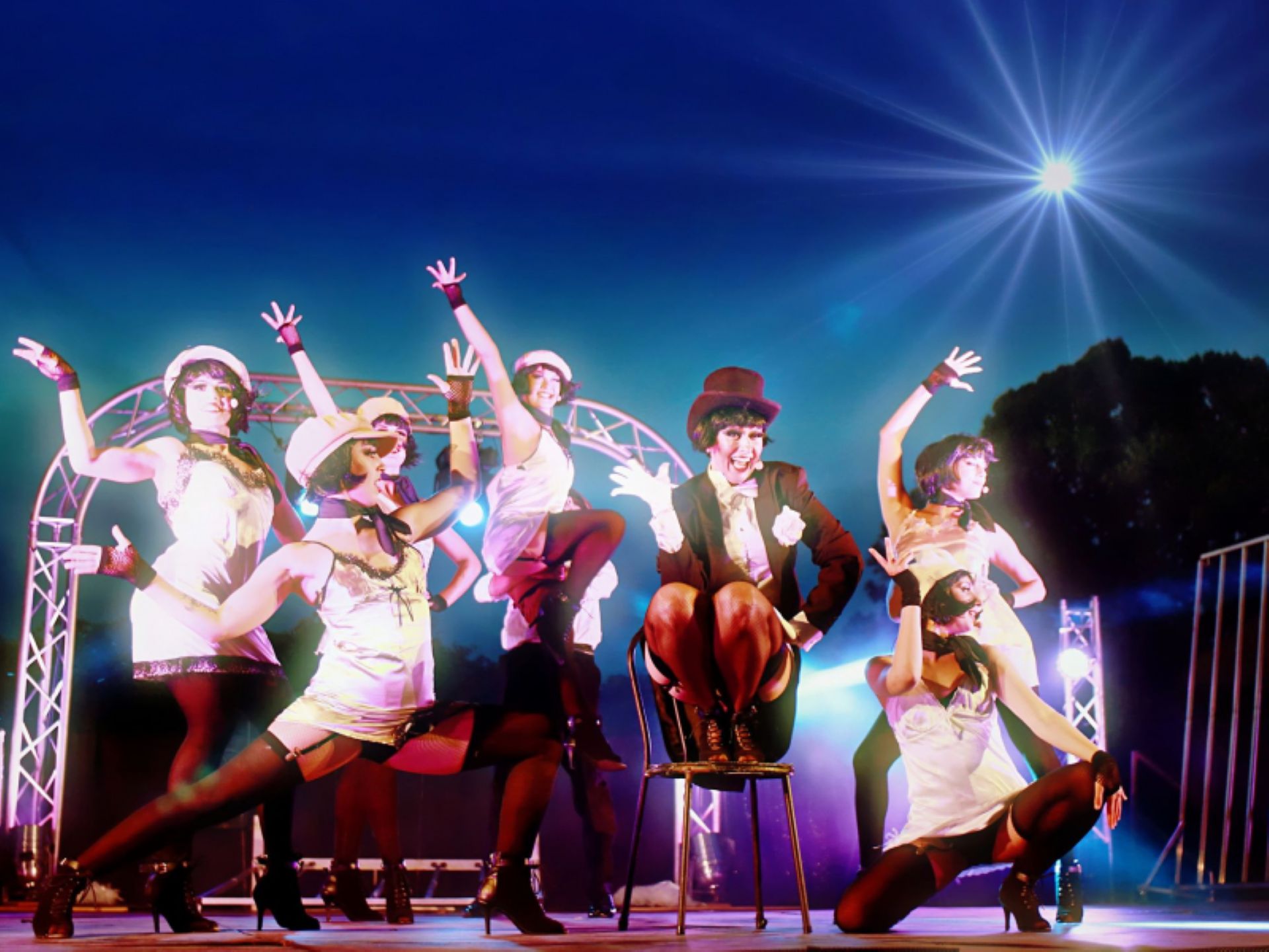 Soire estivale :   From Broadway to Paris par la Cie lgance.