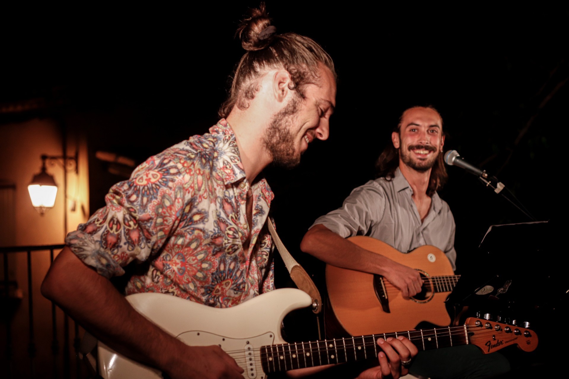 Musique au village  Setes pieds sur terre