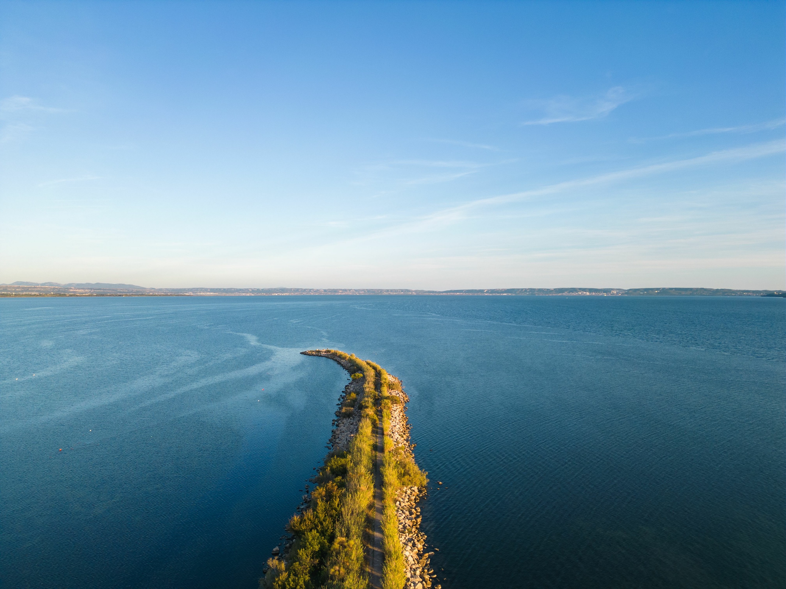 Fos-sur-Mer, entre tangs et mer : Voyage dans lhistoire dun paysage mtamorphos