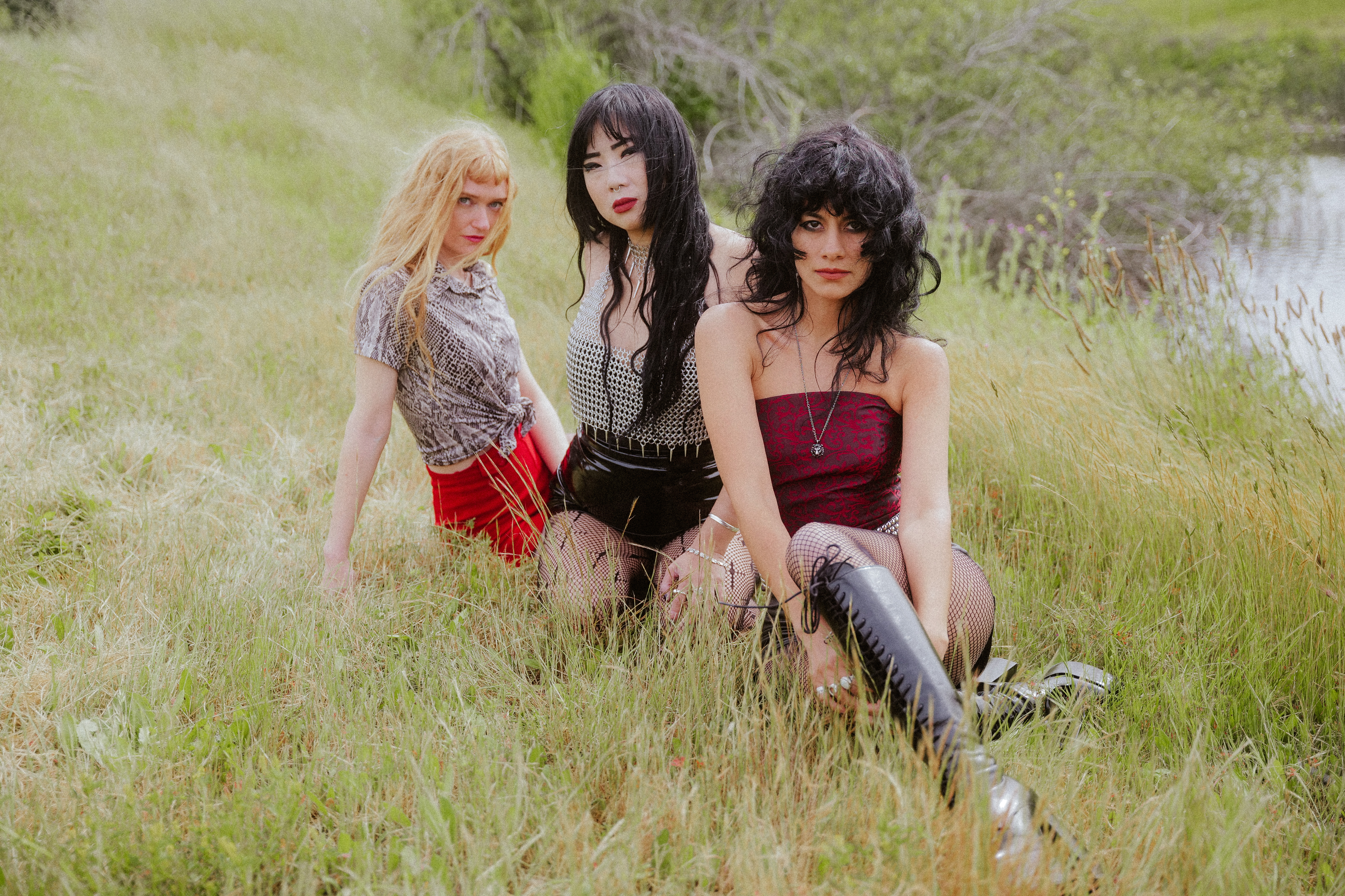 L.A. WITCH + Guest