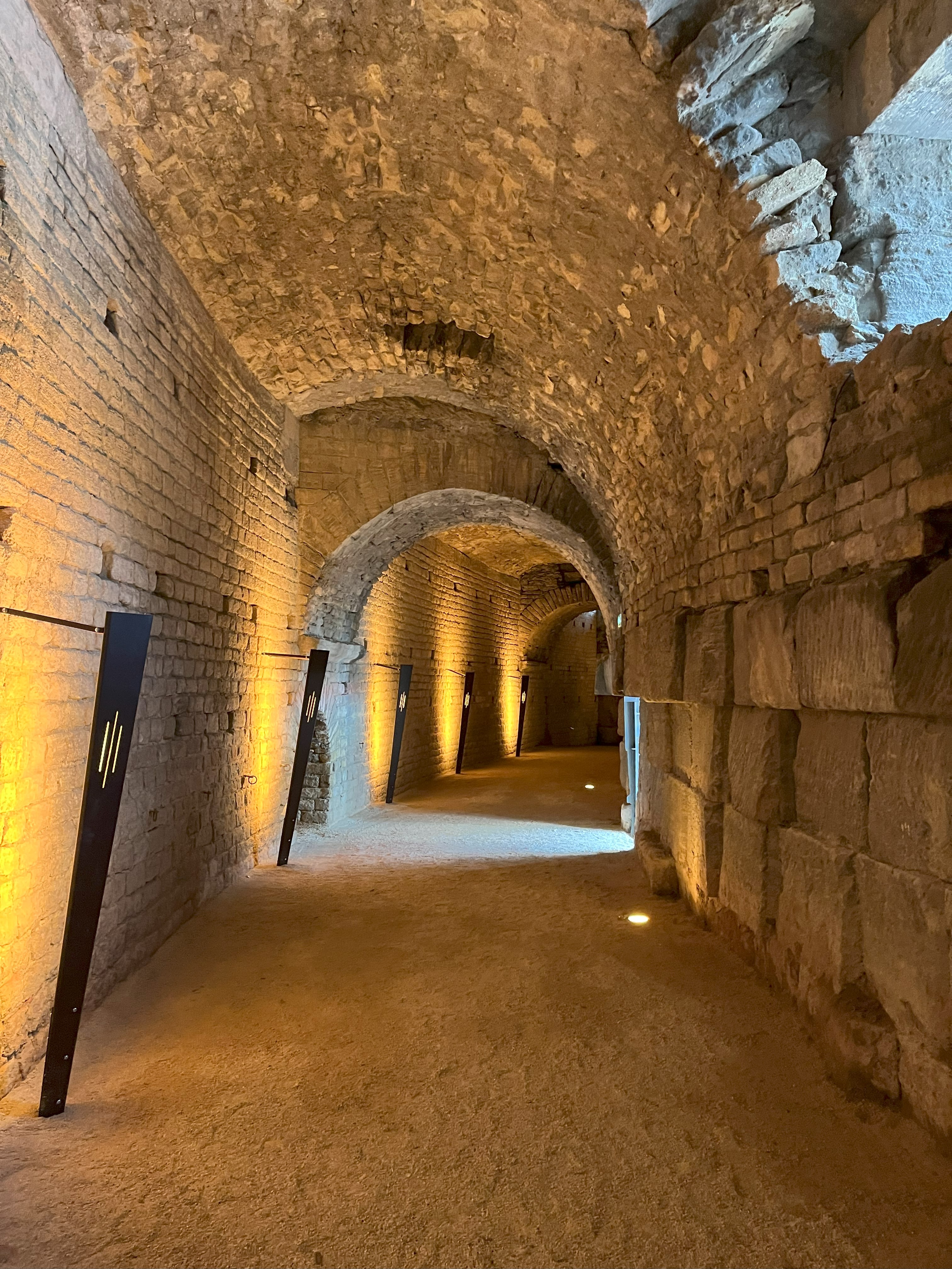 Visite guide des souterrains de l'amphithtre