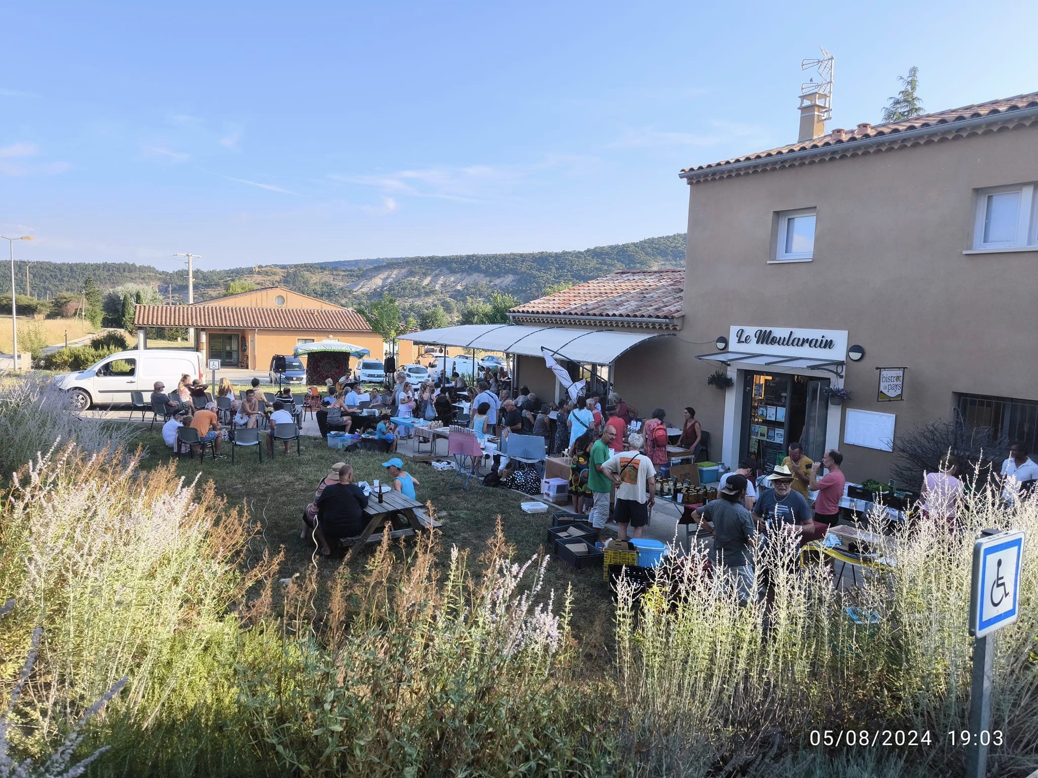 March de producteurs Montlaux