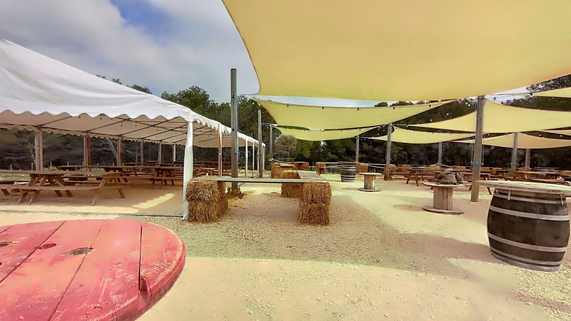 Un repas, un film, un dbat  la ferme Aoli Caganis