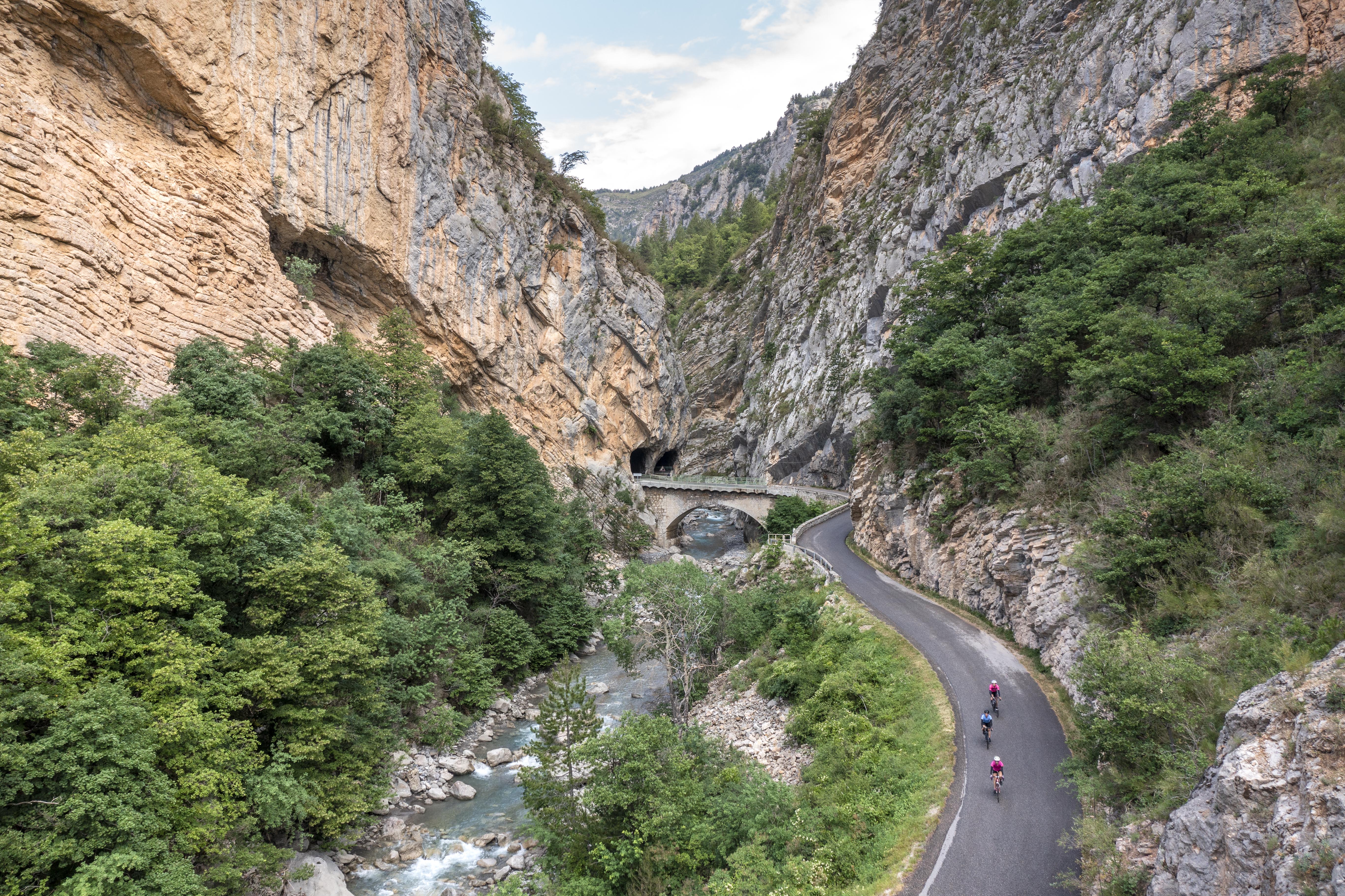 Balade  vlo dans les clues de Barles (route rserve aux cyclistes)