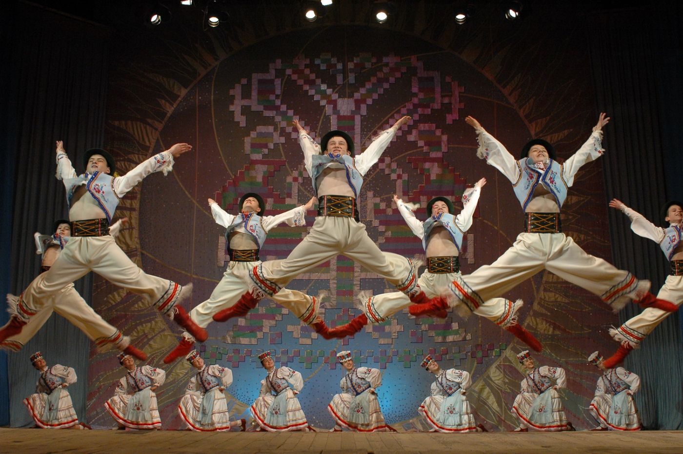 Spectacle par l'ensemble ukrainien Barvinok