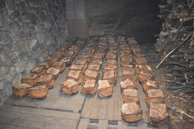 Vente de pain et plats de pays par l'association du four et du moulin