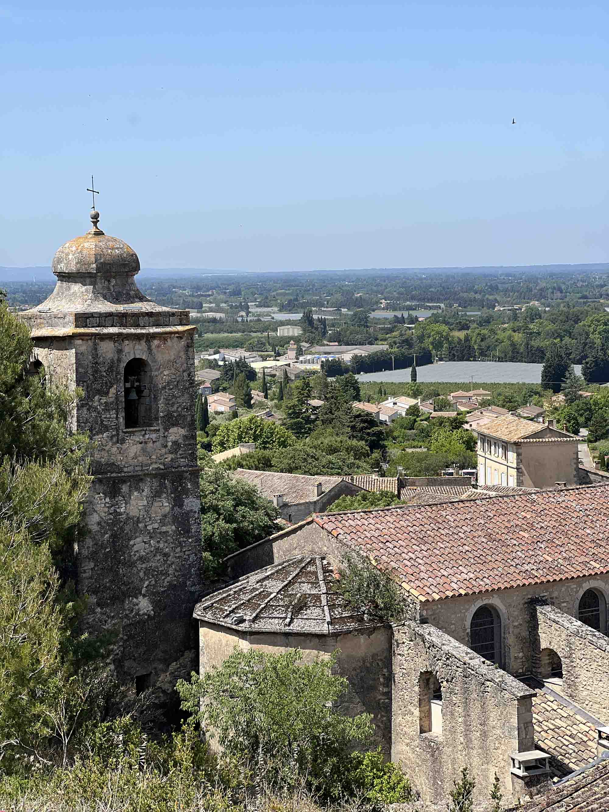 Randonne entre pierre et eau : de Lagnes  Fontaine-De-Vaucluse