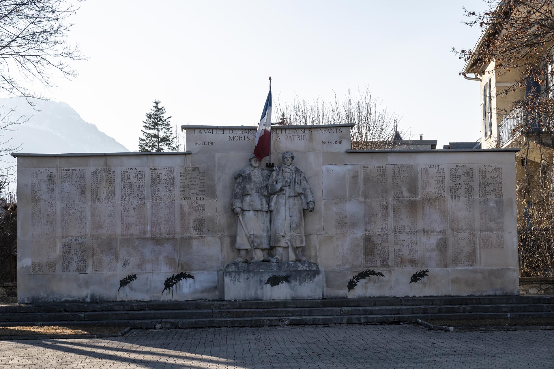 Histoire du Monument aux Morts de Barcelonnette