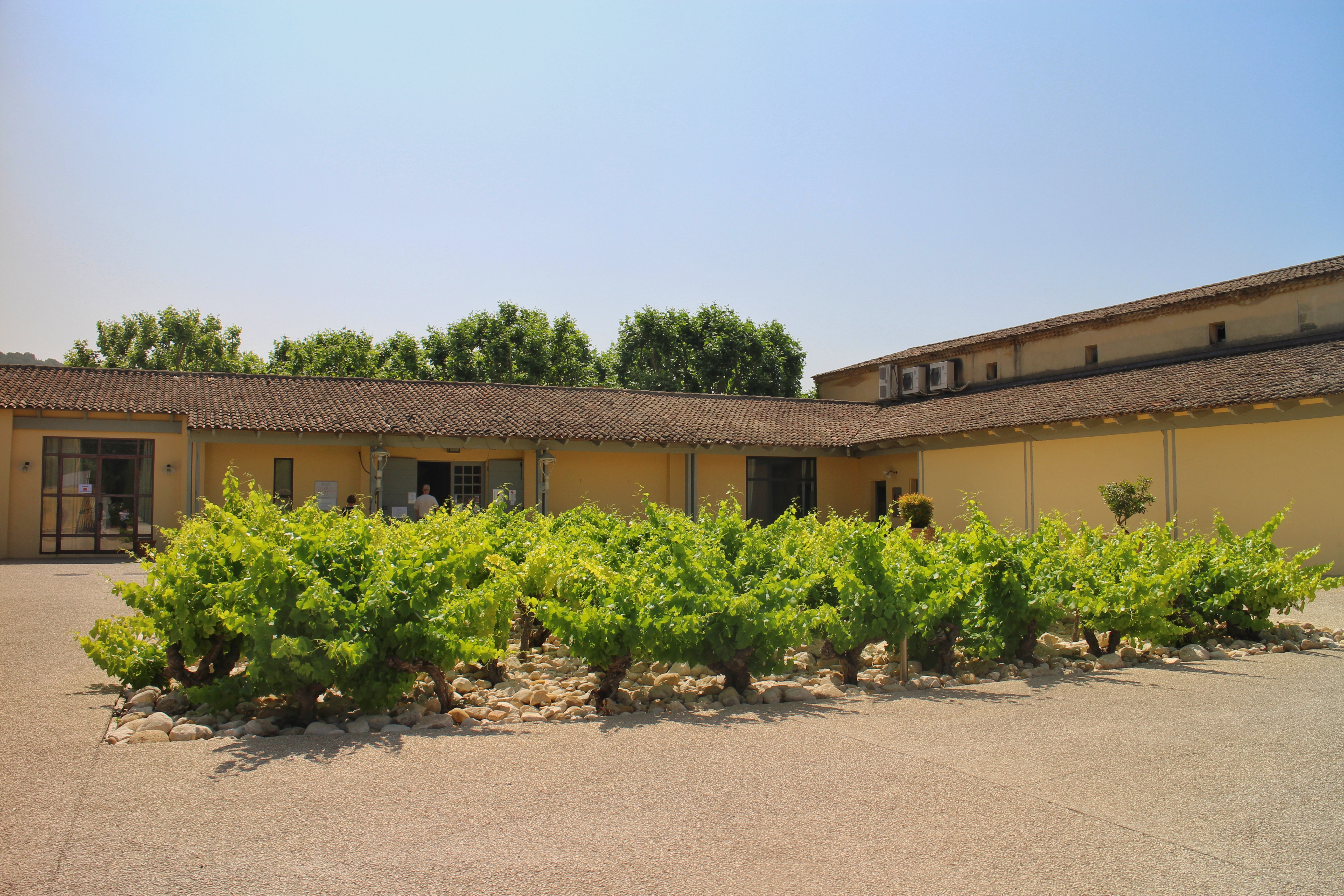 March Artisans au Chteau Val Joanis