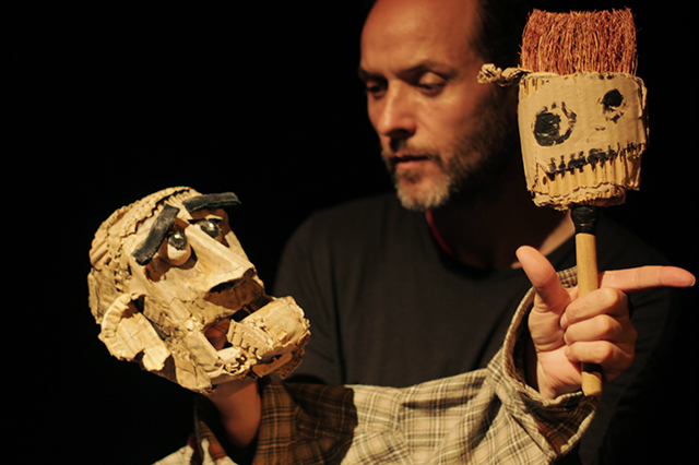 Thtre de marionnettes pour adultes - Parias