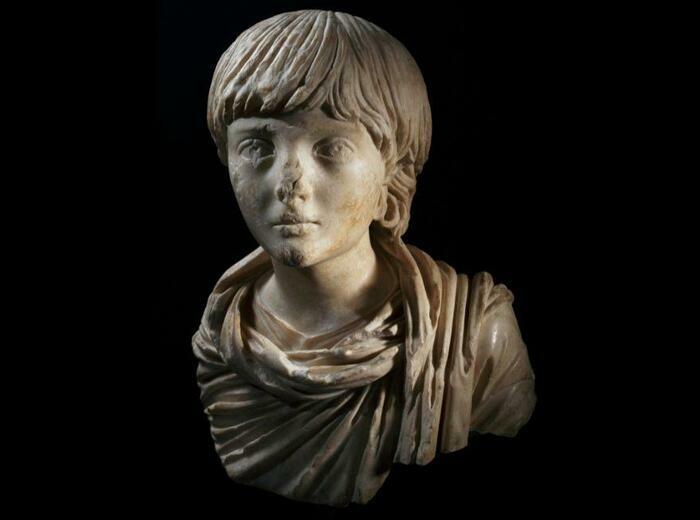 tre un enfant romain