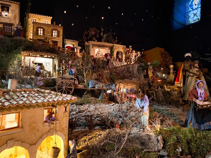 Visite commente de la crche de Saint-Saturnin-ls-Avignon