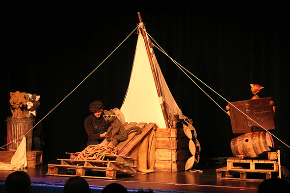 Histoire d'une mouette et du chat qui lui apprit  voler