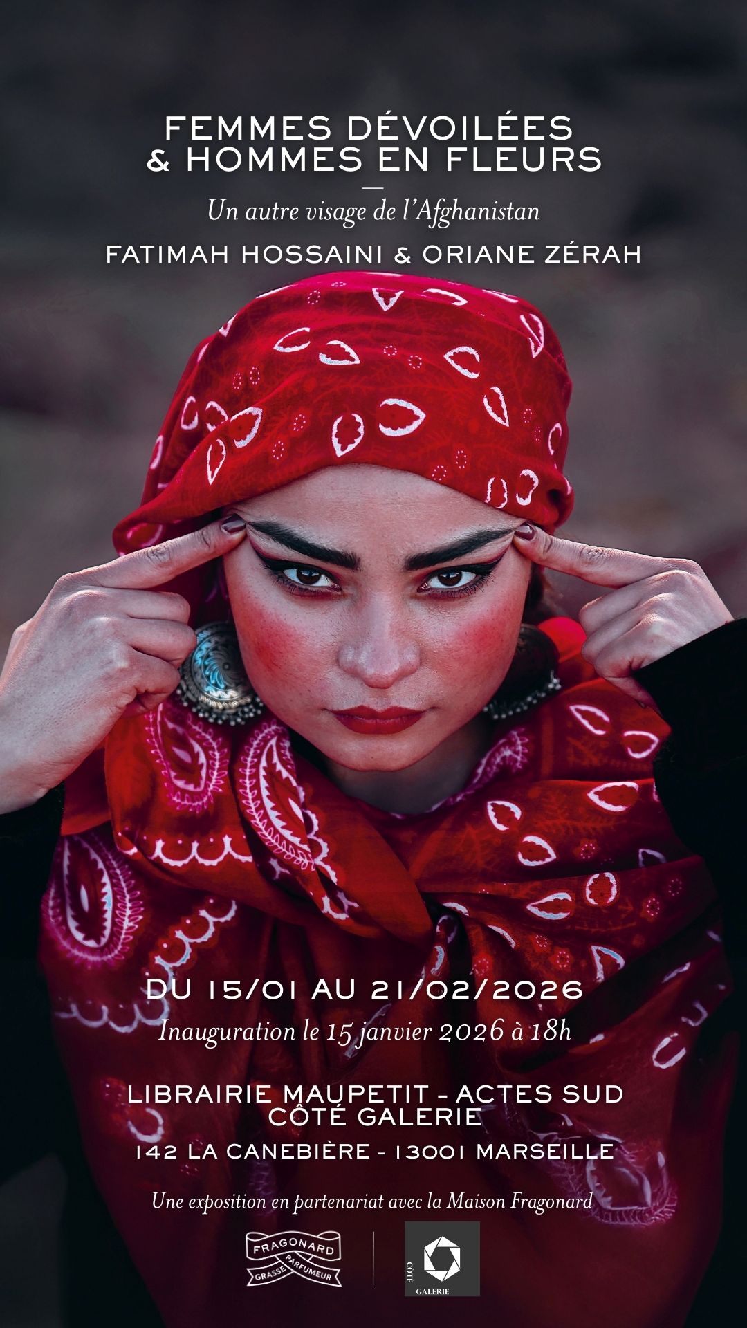 Femmes d�voil�es et hommes en fleurs