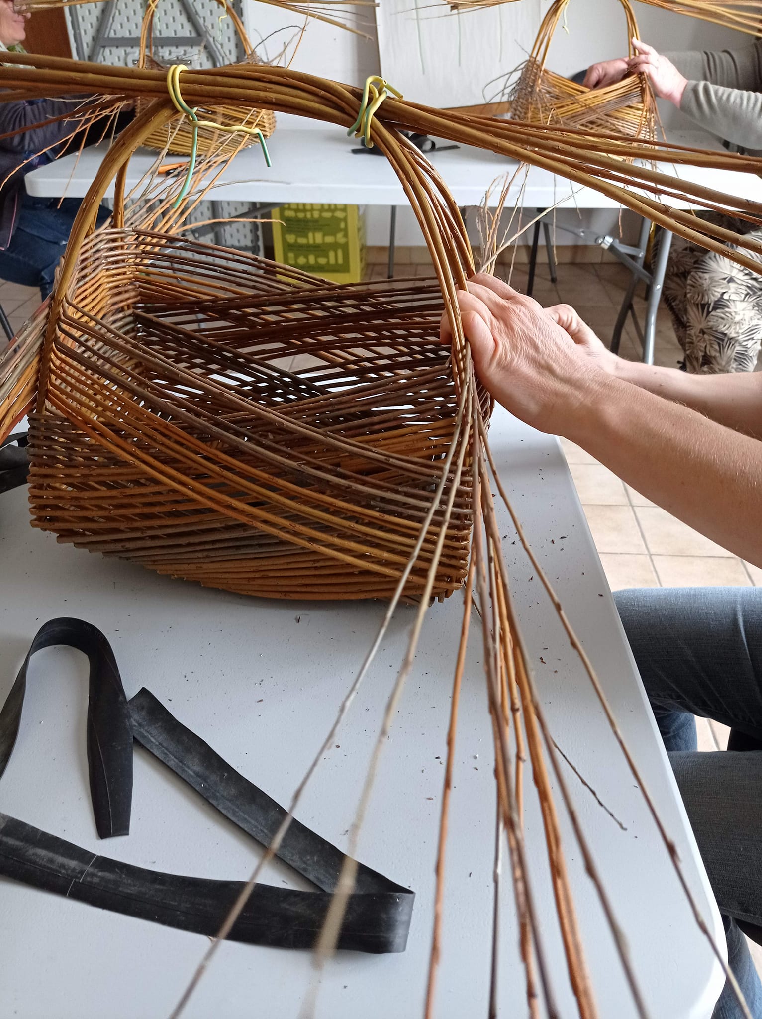 Atelier vannerie : panier zarzo